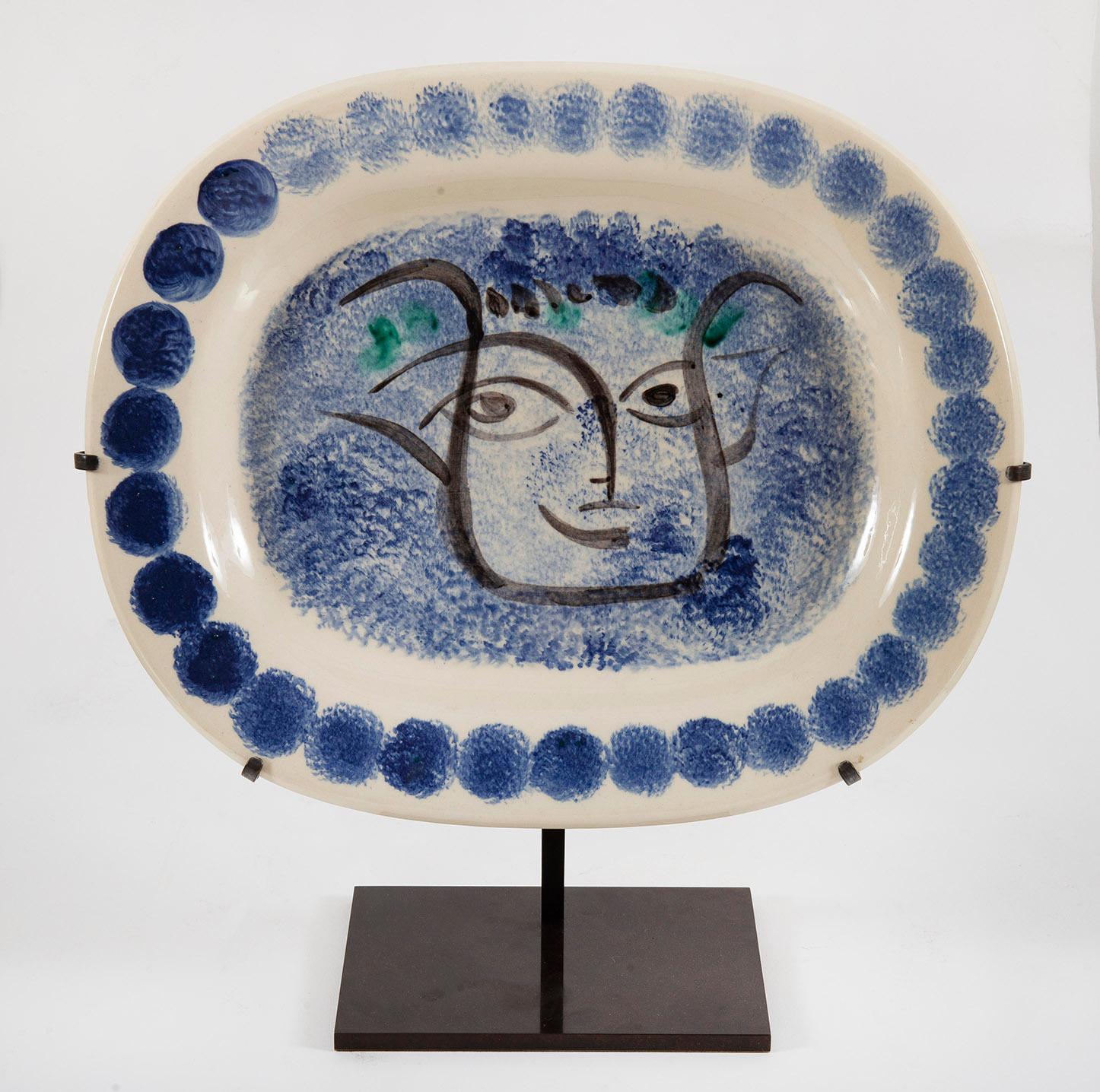 Visage noir Moucheté, Picasso, Plate, Portrait, Naif, Multiples, Earthenware - Art by Pablo Picasso