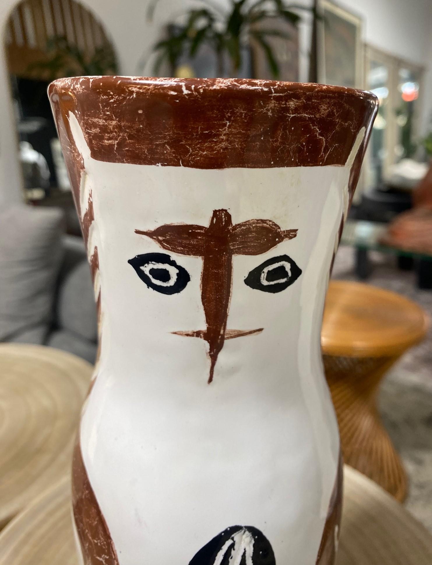 Pablo Picasso Signed Limited Madoura Pottery Chouetton Owl Vase A.R. 135, 1952 In Good Condition For Sale In Studio City, CA