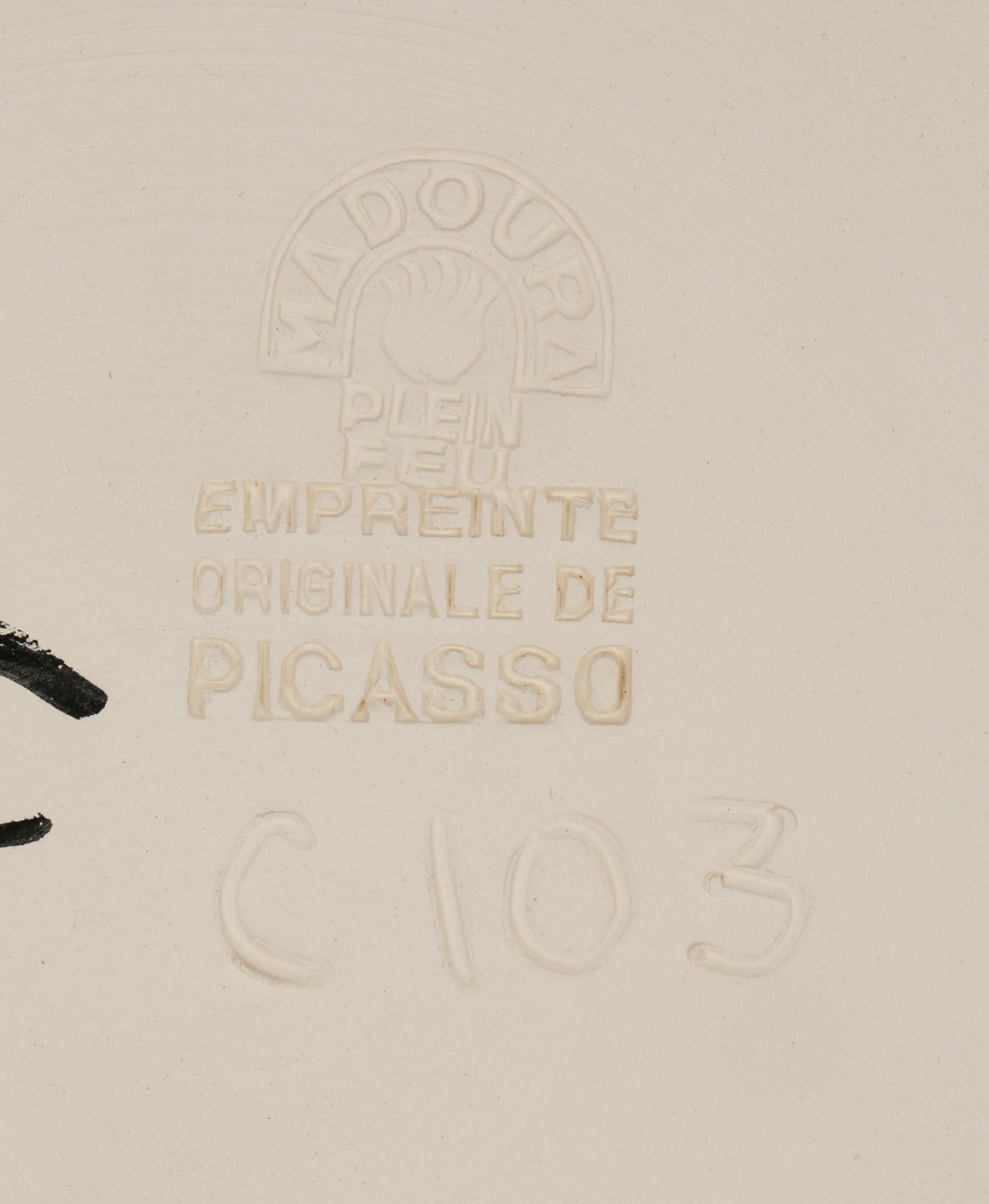 Pablo Picasso Vallauris A.R. 330, Teller in limitierter Auflage mit drei Gesichtern, 1956 im Angebot 3