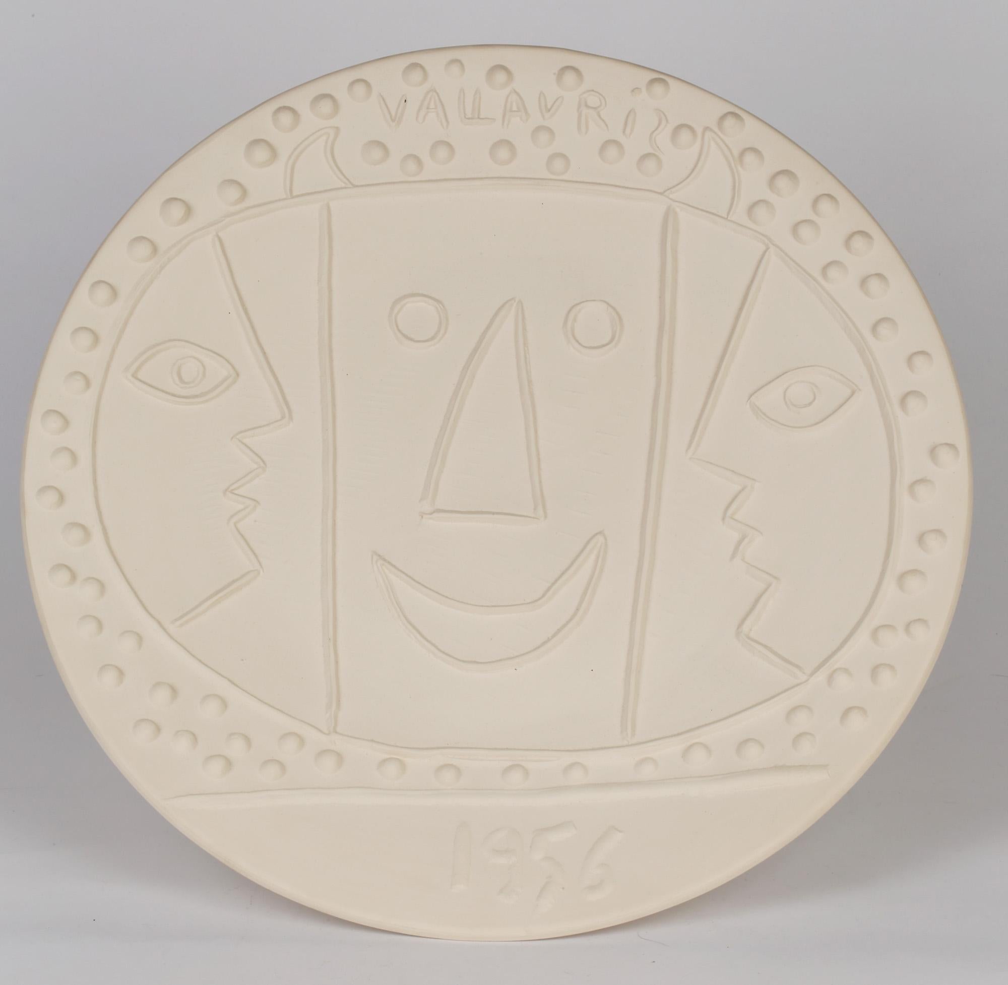 Pablo Picasso Vallauris A.R. 330 Limited Edition Plate With Three Faces, 1956 For Sale 6