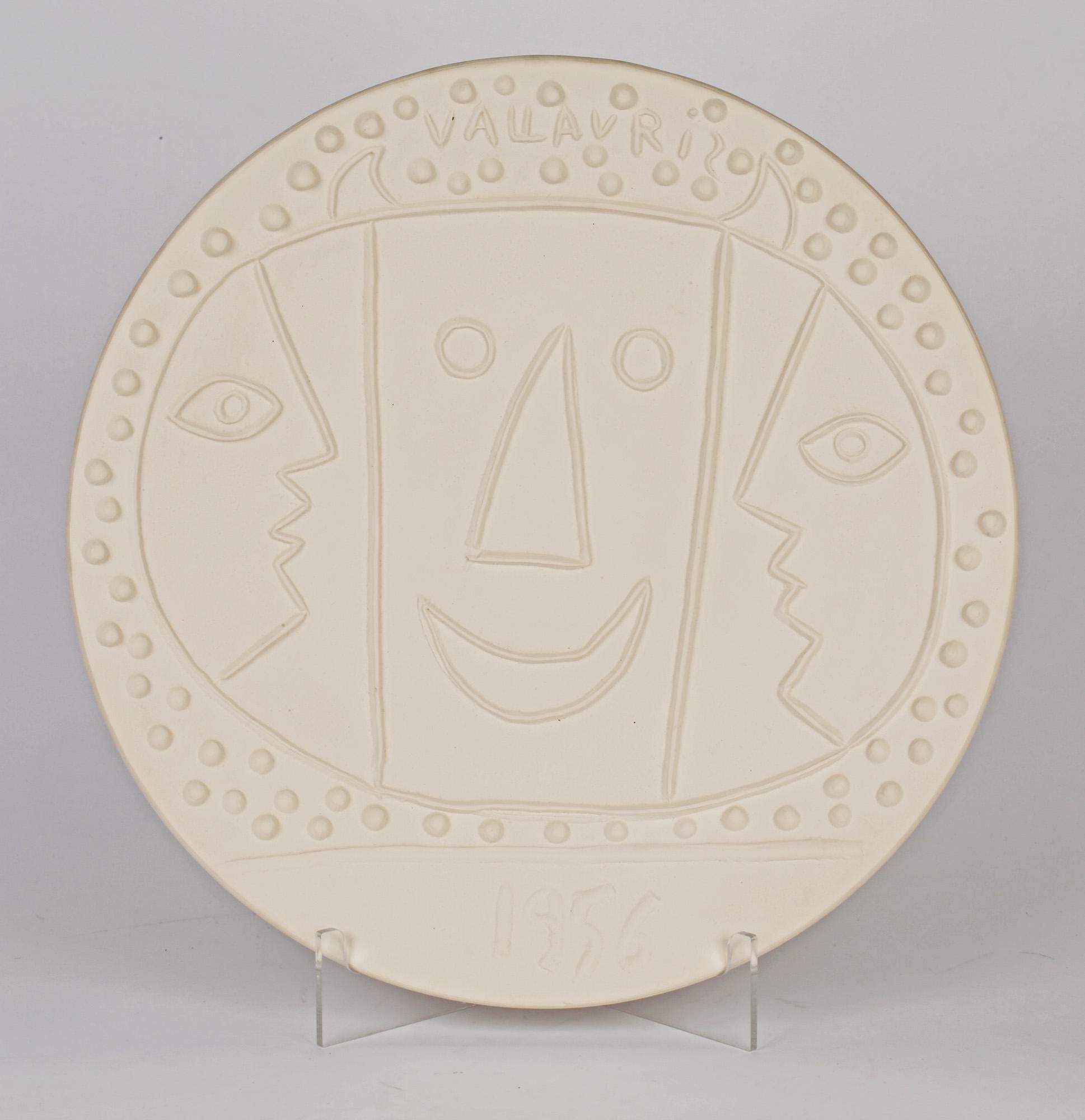 Mid-Century Modern Pablo Picasso Vallauris A.R. 330 Limited Edition Plate With Three Faces, 1956 For Sale