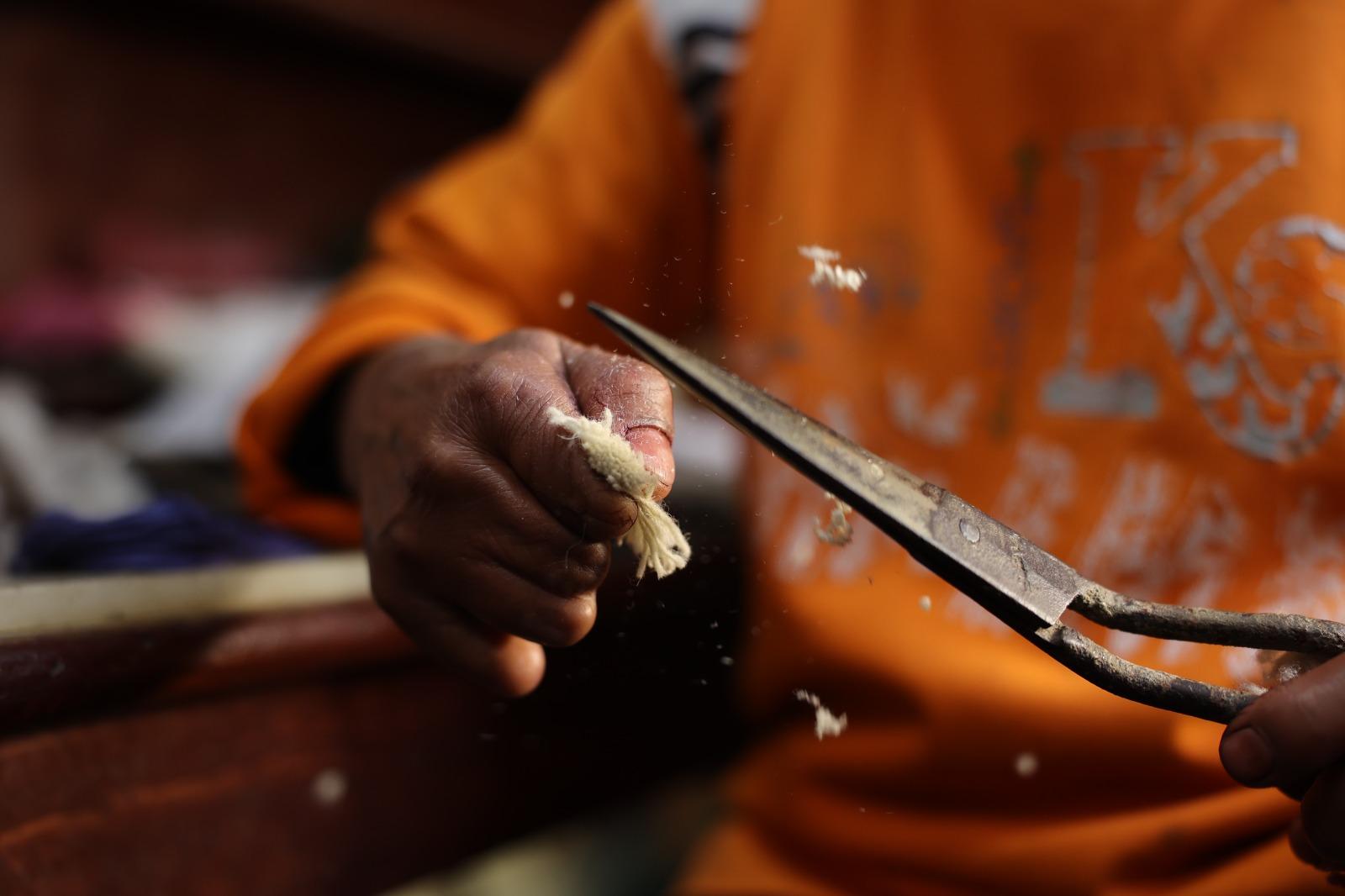 Pablo Siquier - Tapis en laine et soie noué à la main par l'artiste en édition limitée 6'x4'. en vente 10