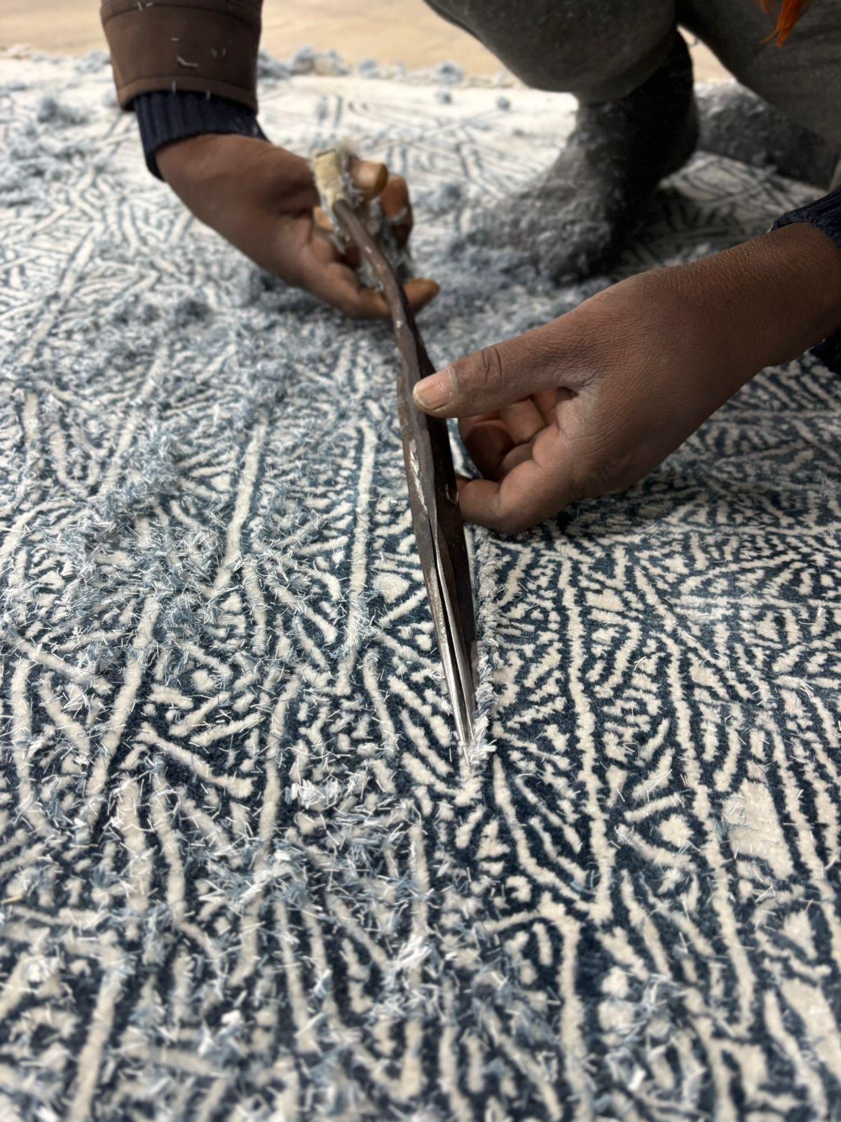 Pablo Siquier - Tapis en laine et soie noué à la main par l'artiste en édition limitée 7.5'x5'. en vente 3