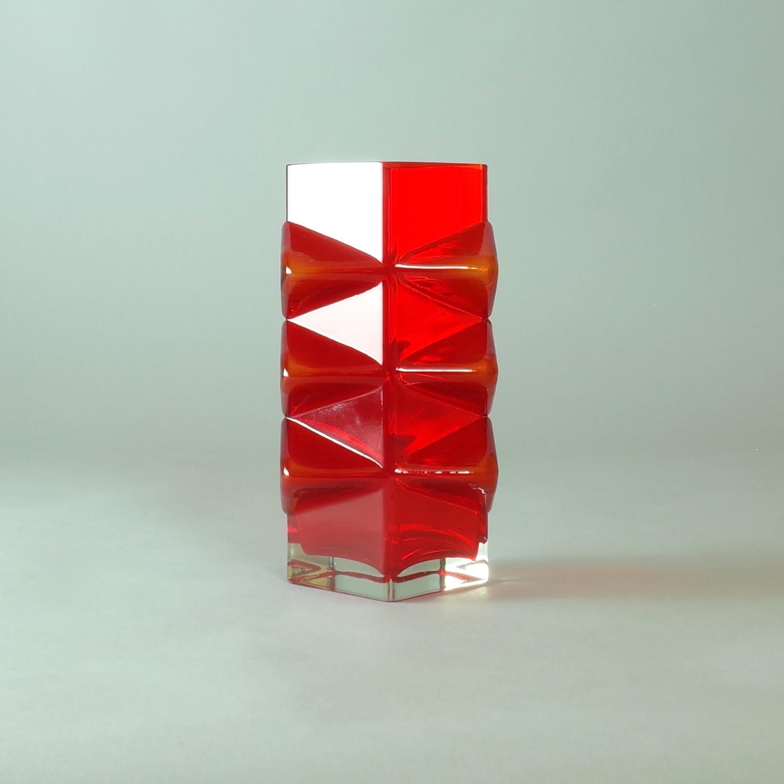 Finnish Pablo Vase by Erkkitapio Siiroinen by Riihimaki, Red Glass Finland