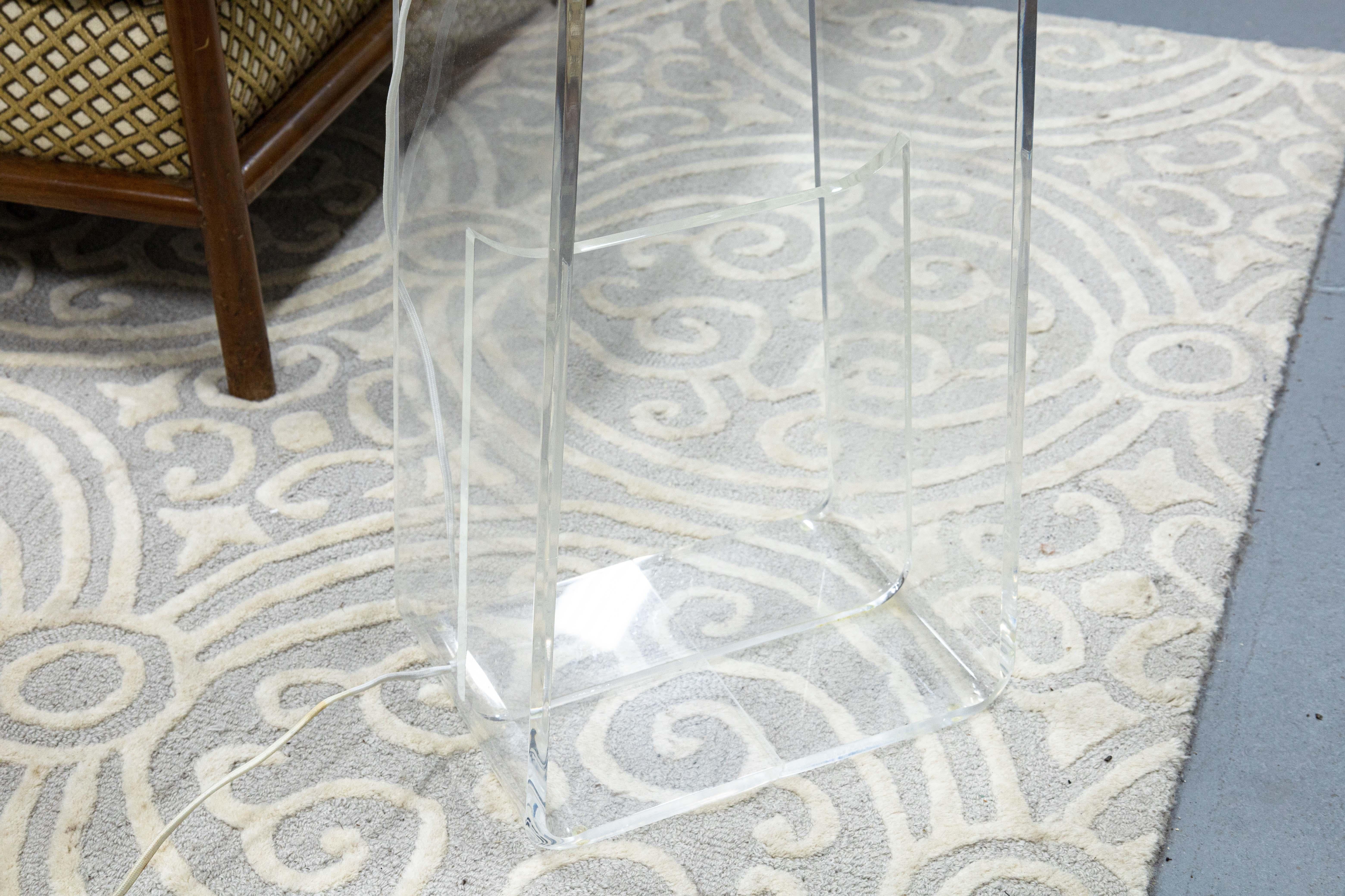 Pablo White Tube Top Lucite Acrylic Contemporary Modern Stehleuchte im Zustand „Gut“ in Keego Harbor, MI