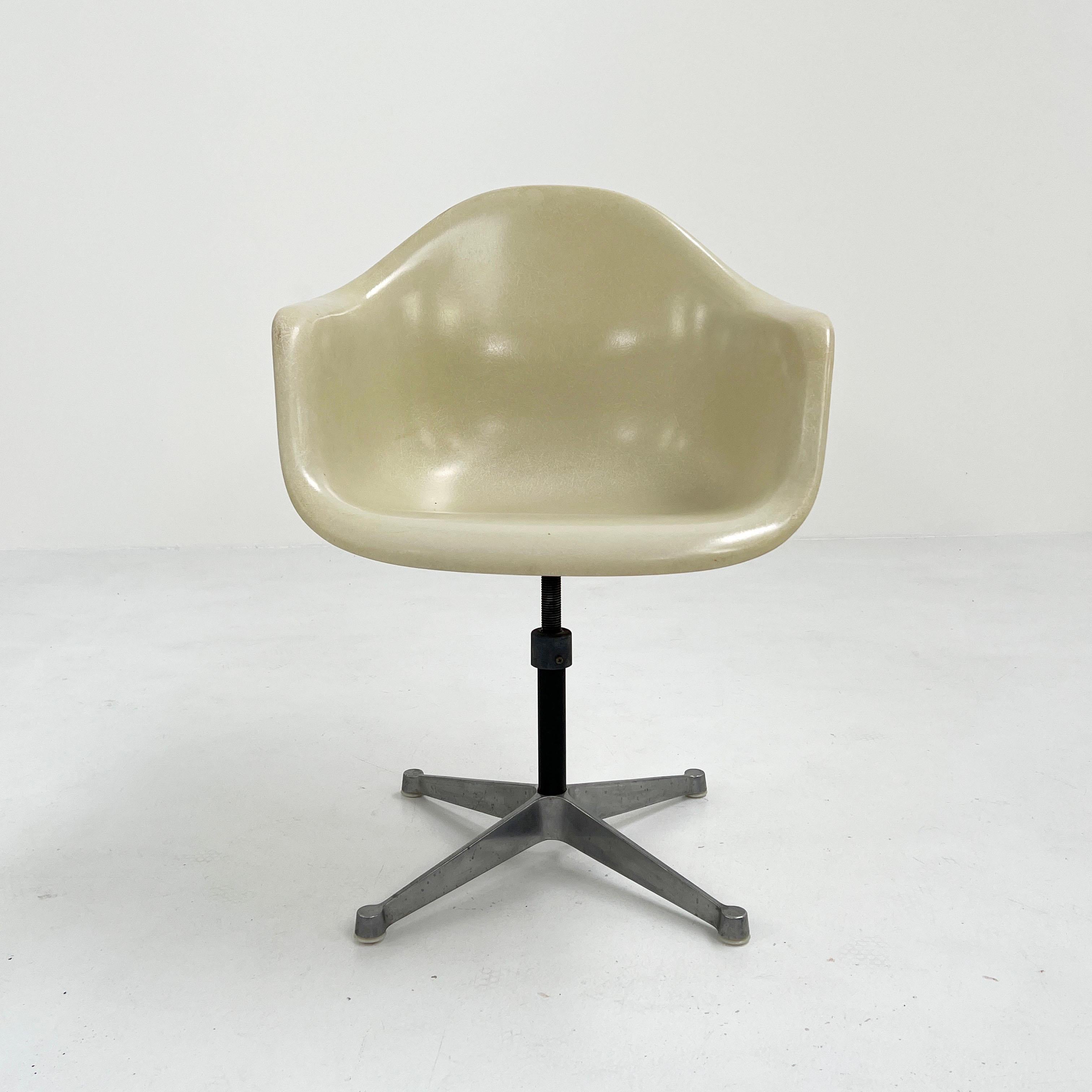 Mid-Century Modern PAC Armchair by Charles & Ray Eames for Herman Miller, 1960s