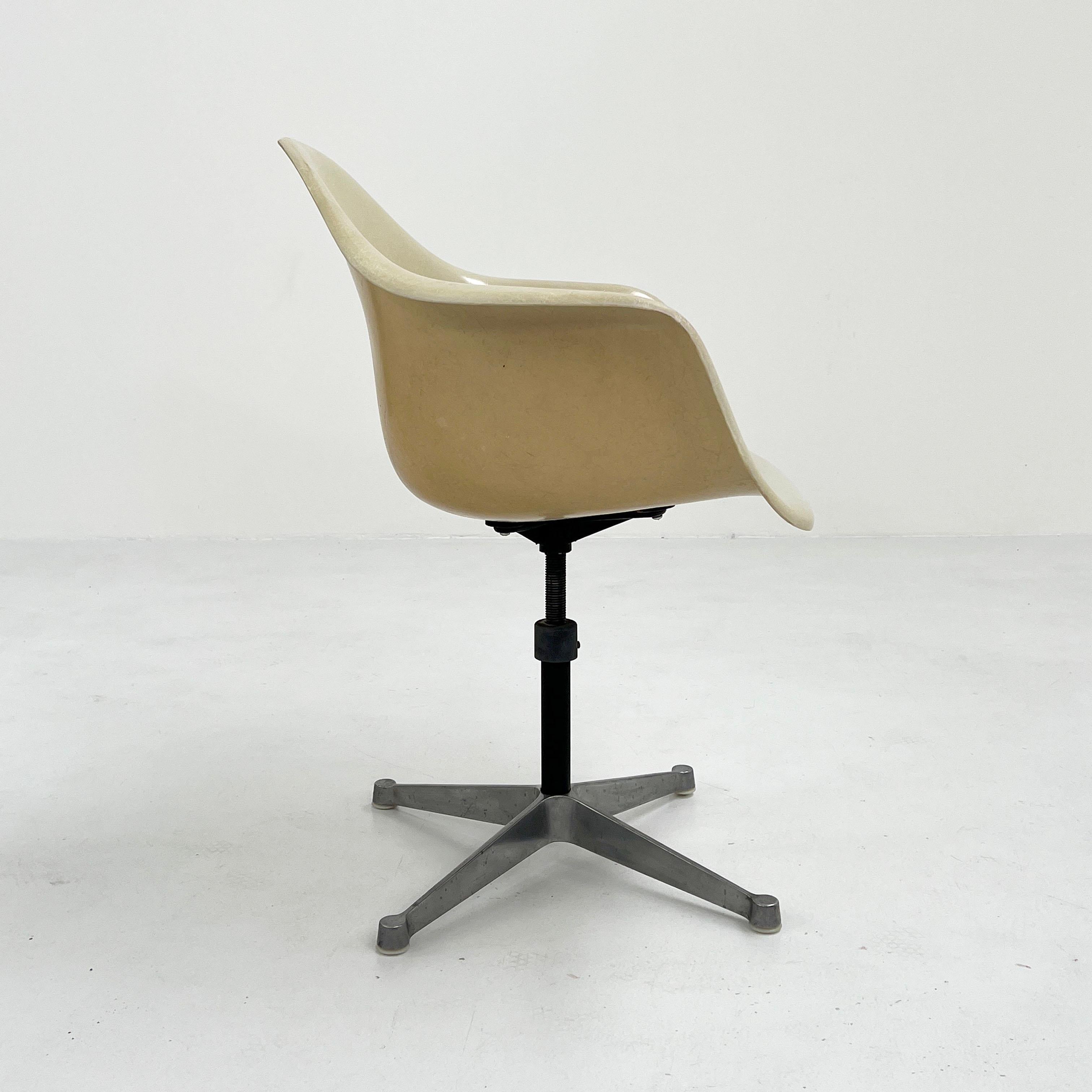 American PAC Armchair by Charles & Ray Eames for Herman Miller, 1960s