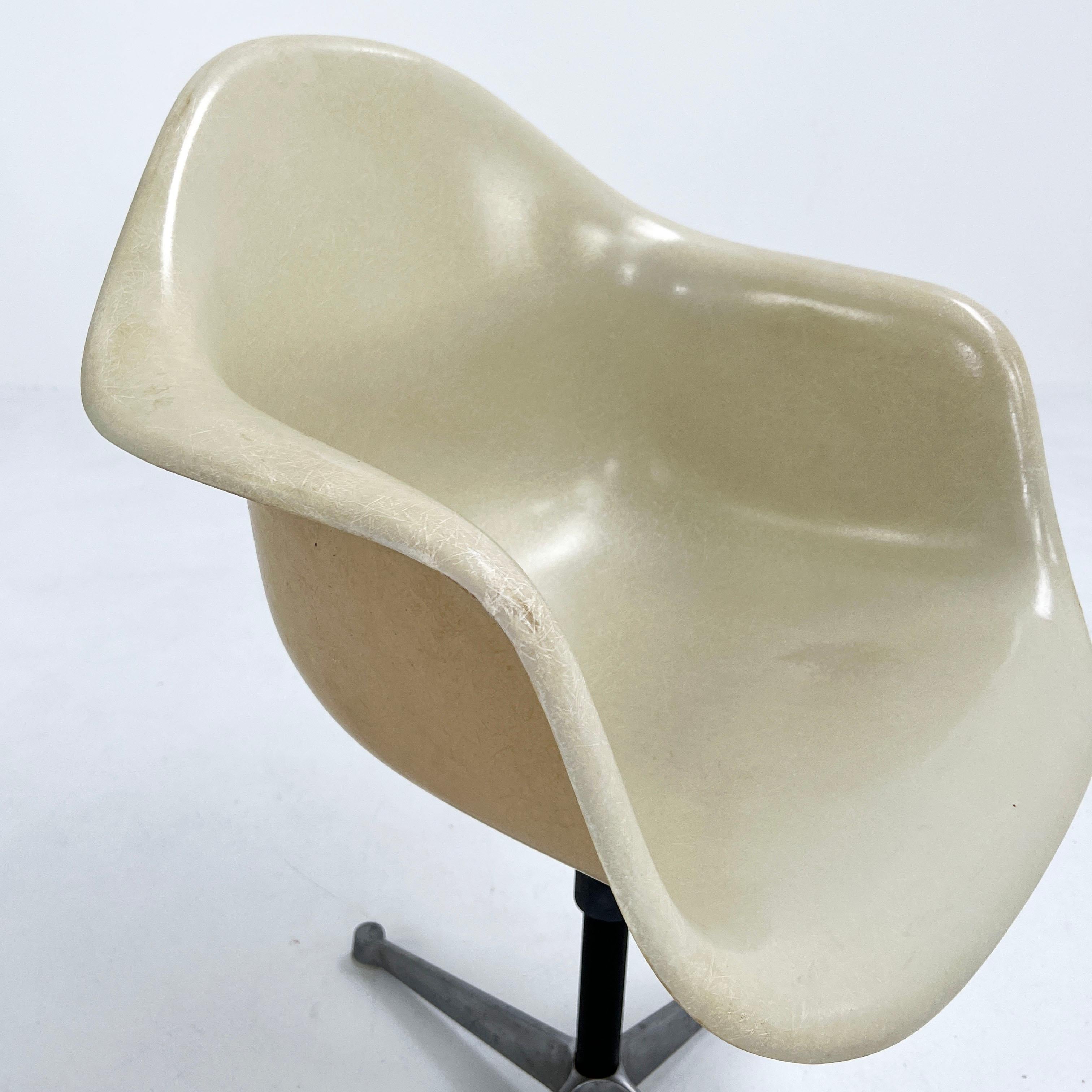Metal PAC Armchair by Charles & Ray Eames for Herman Miller, 1960s