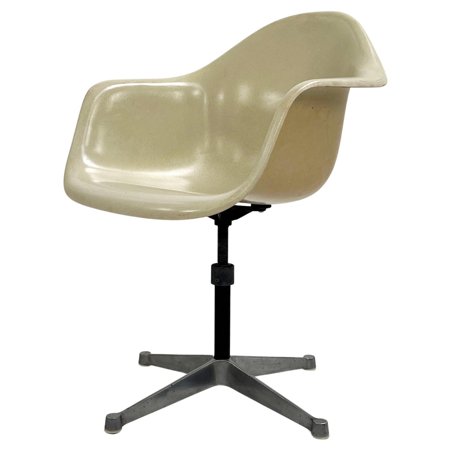 Chaise de Bureau PAC Par Charles and Ray Eames Pour Herman Miller, 1960 En  vente sur 1stDibs