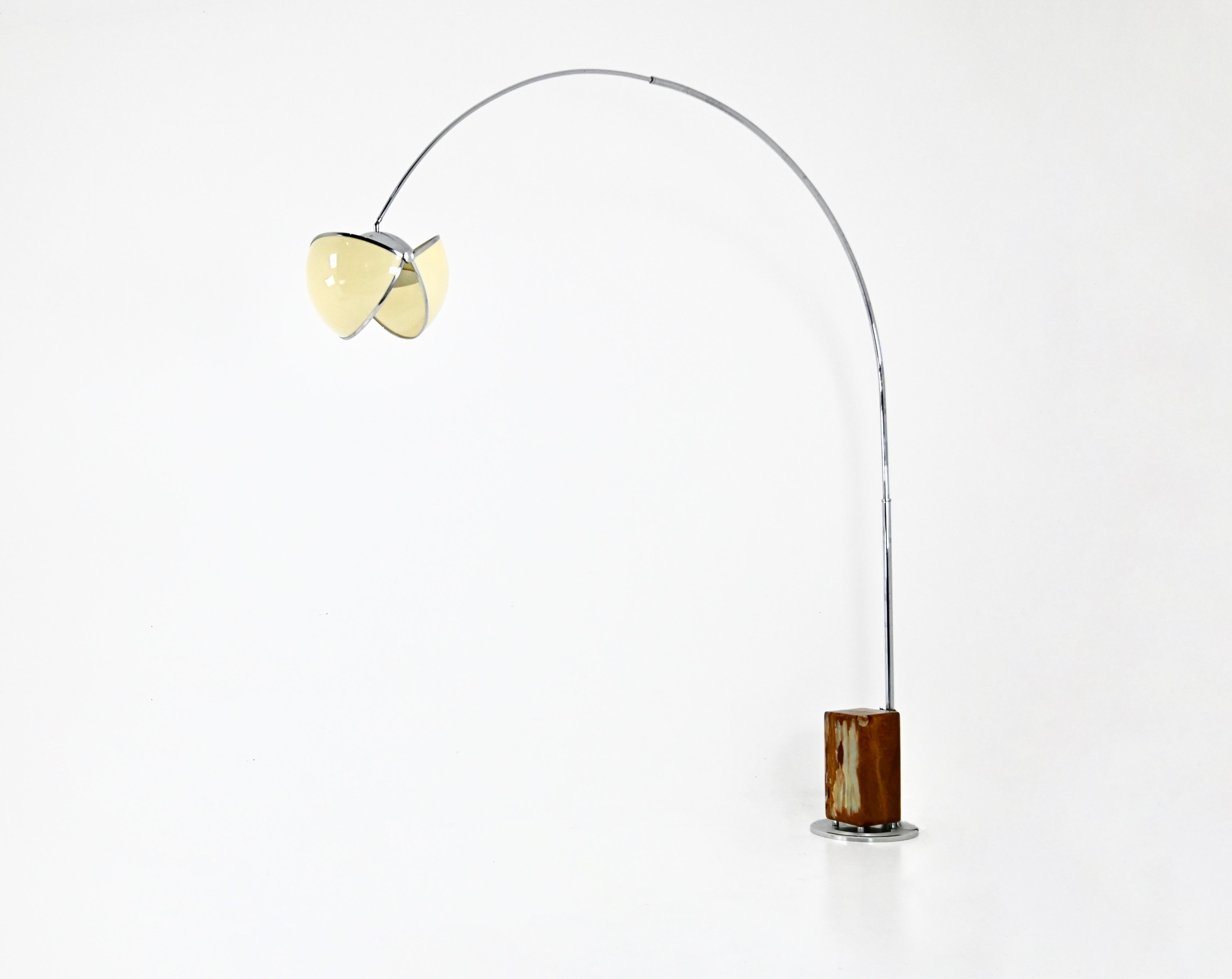 Lampadaire arqué en métal, plastique et marbre conçu par Superstudio. Modèle Pac Man. Le globe s'ouvre et se ferme. Usure due au temps et à l'âge.
POUR L'EXPÉDITION, NOUS CONSULTER POUR OBTENIR LE MEILLEUR PRIX
