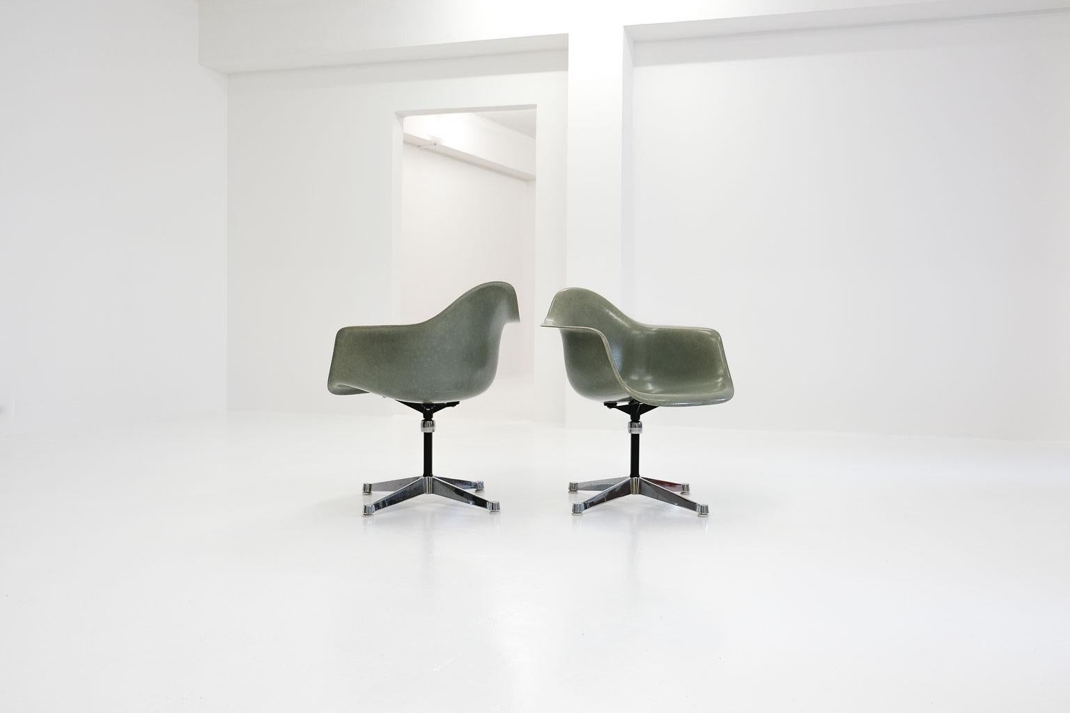 PAC (pivot armchair contract base - adjustable), Charles Eames for Herman Miller 5