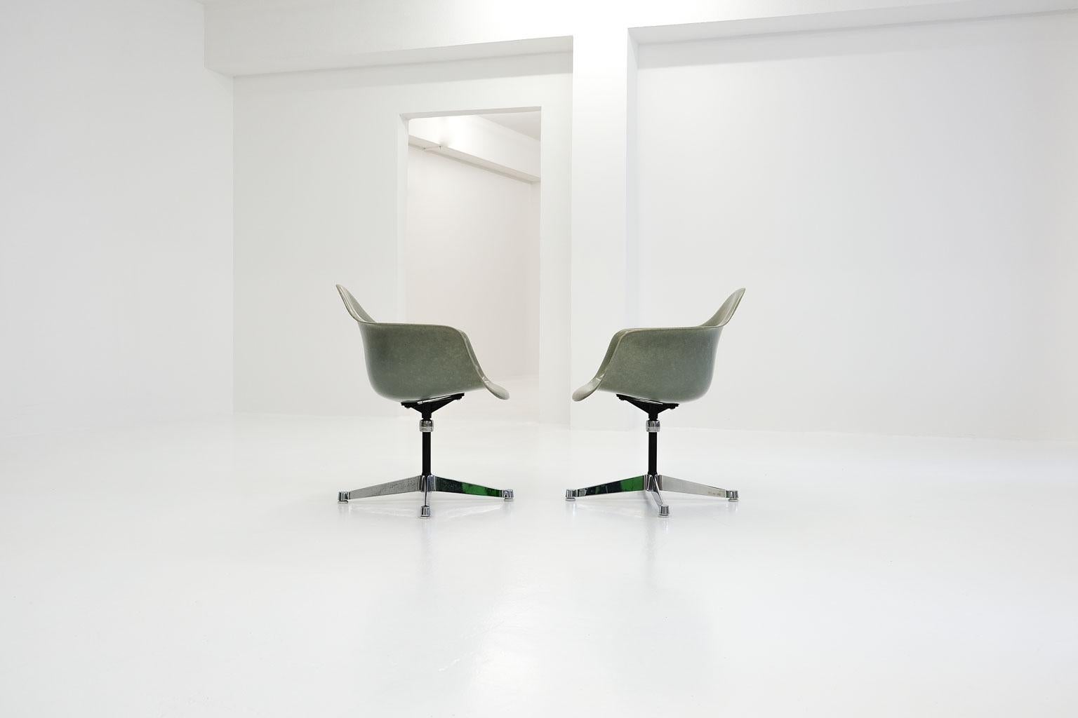 PAC (pivot armchair contract base - adjustable), Charles Eames for Herman Miller 6