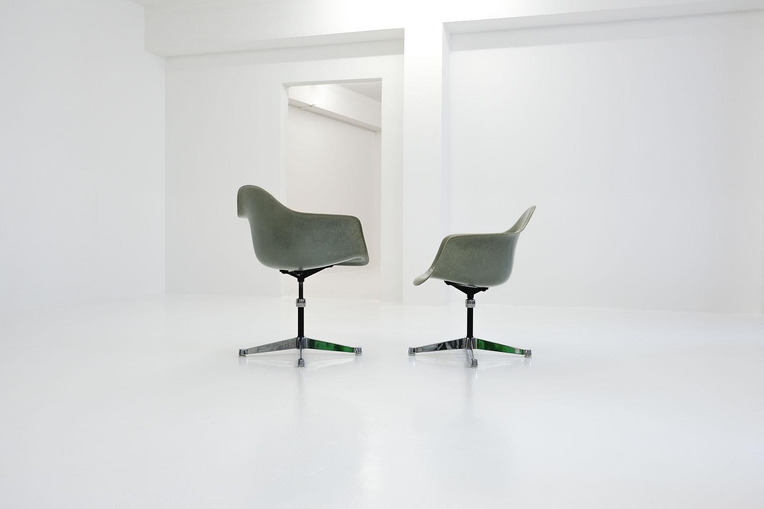 PAC (pivot armchair contract base - adjustable), Charles Eames for Herman Miller 9