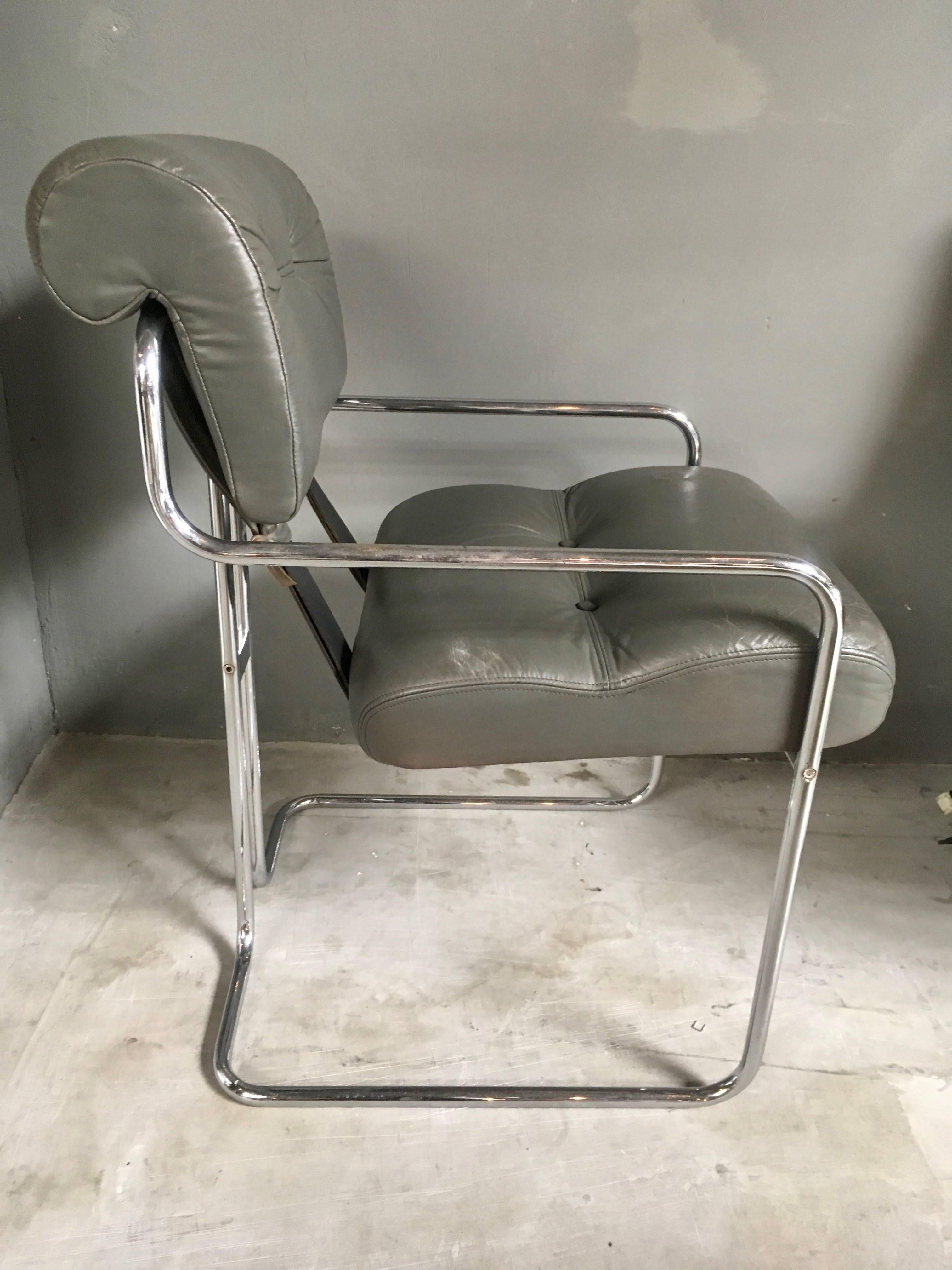 Late 20th Century Pace Chair in Grey Leather by Guido Faleschini