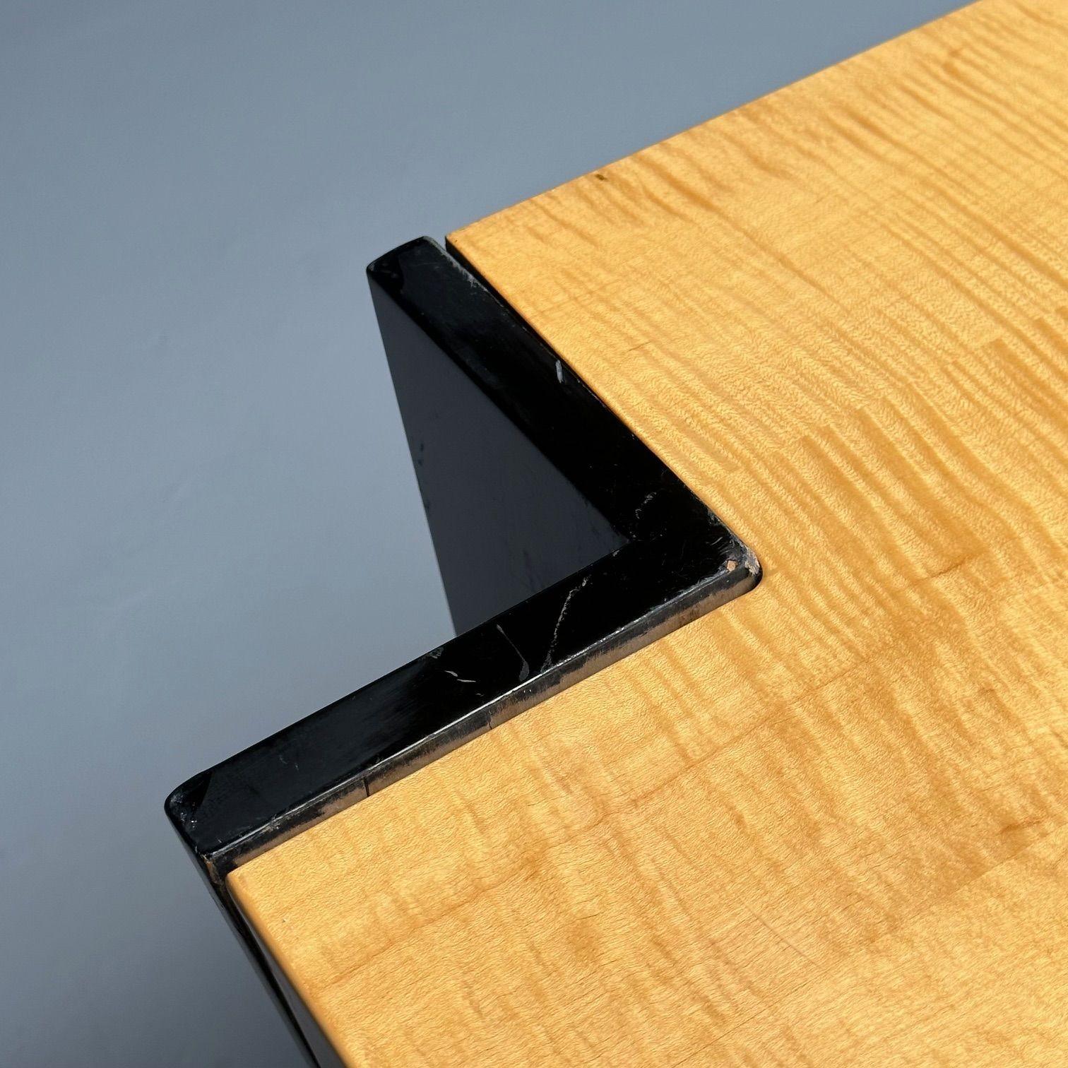Pace Collection, Art Deco, Modern Dining Table, Black Lacquer, USA, 1990s 4