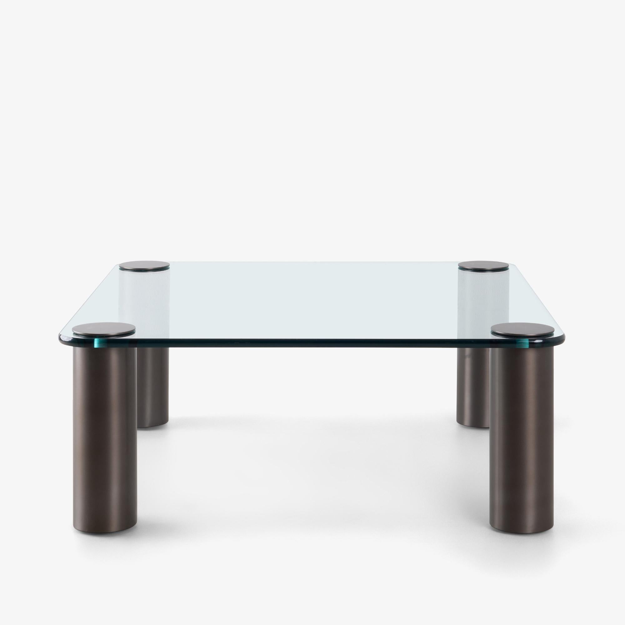 Irving et Leon Rosen ont fondé la Pace Collection en 1960 dans le but de créer des pièces de haut design qui se distinguent de leurs contemporains tels que Knoll et Herman Miller. Ils se sont tournés vers la simplicité des matériaux pour en faire la