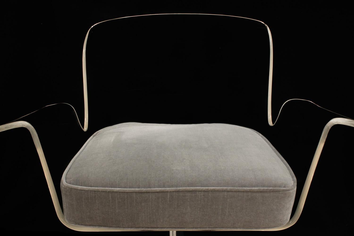Pace Collection Desk Chair With Swiveling Lucite Seat 1970s In Excellent Condition In New York, NY