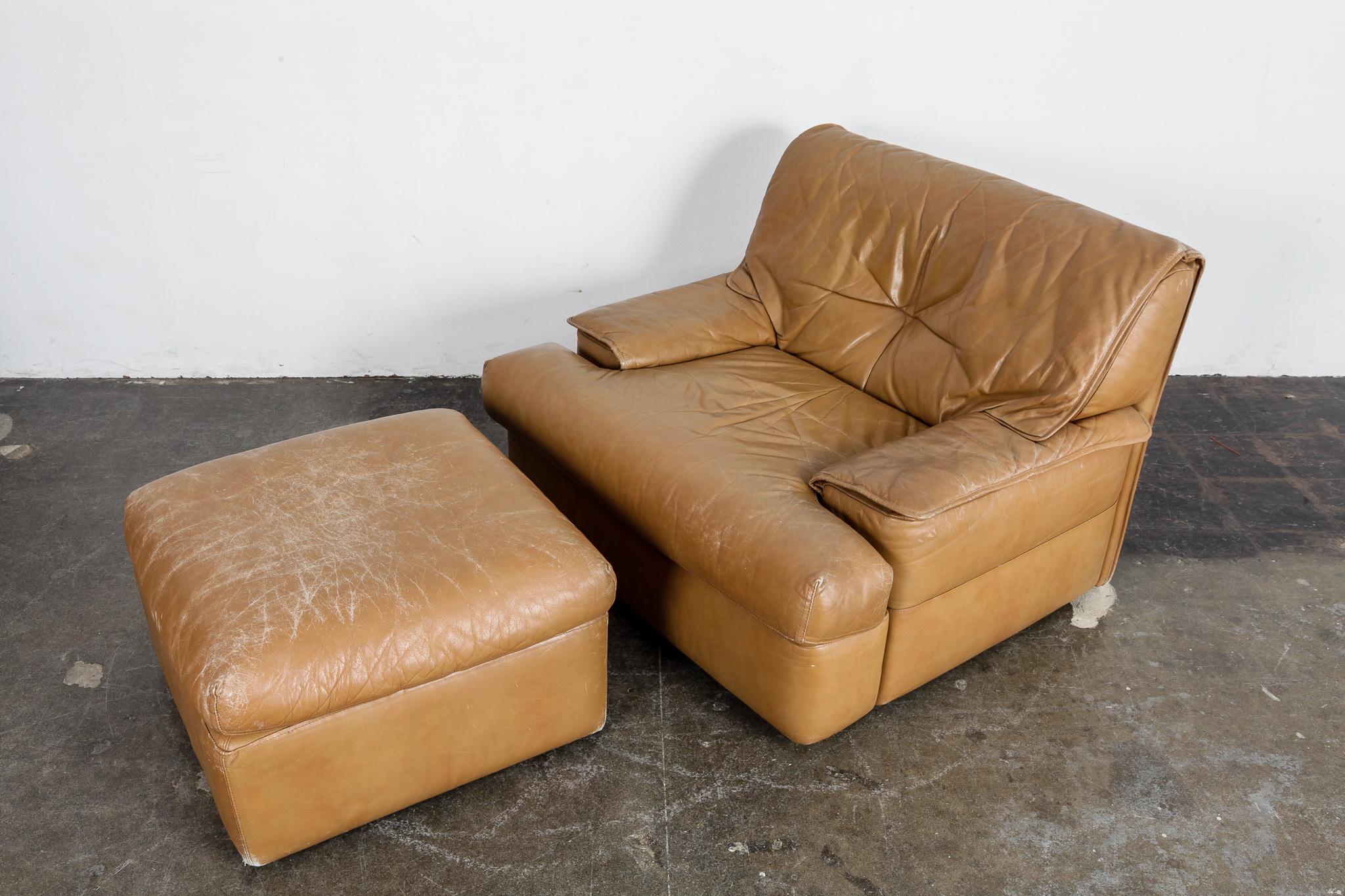 Pace Collection or i4 Mariani 'Monique' Tan Leather Lounge and Ottoman 3