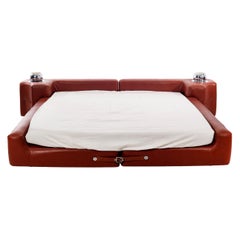 Pace Collection King Size Bett