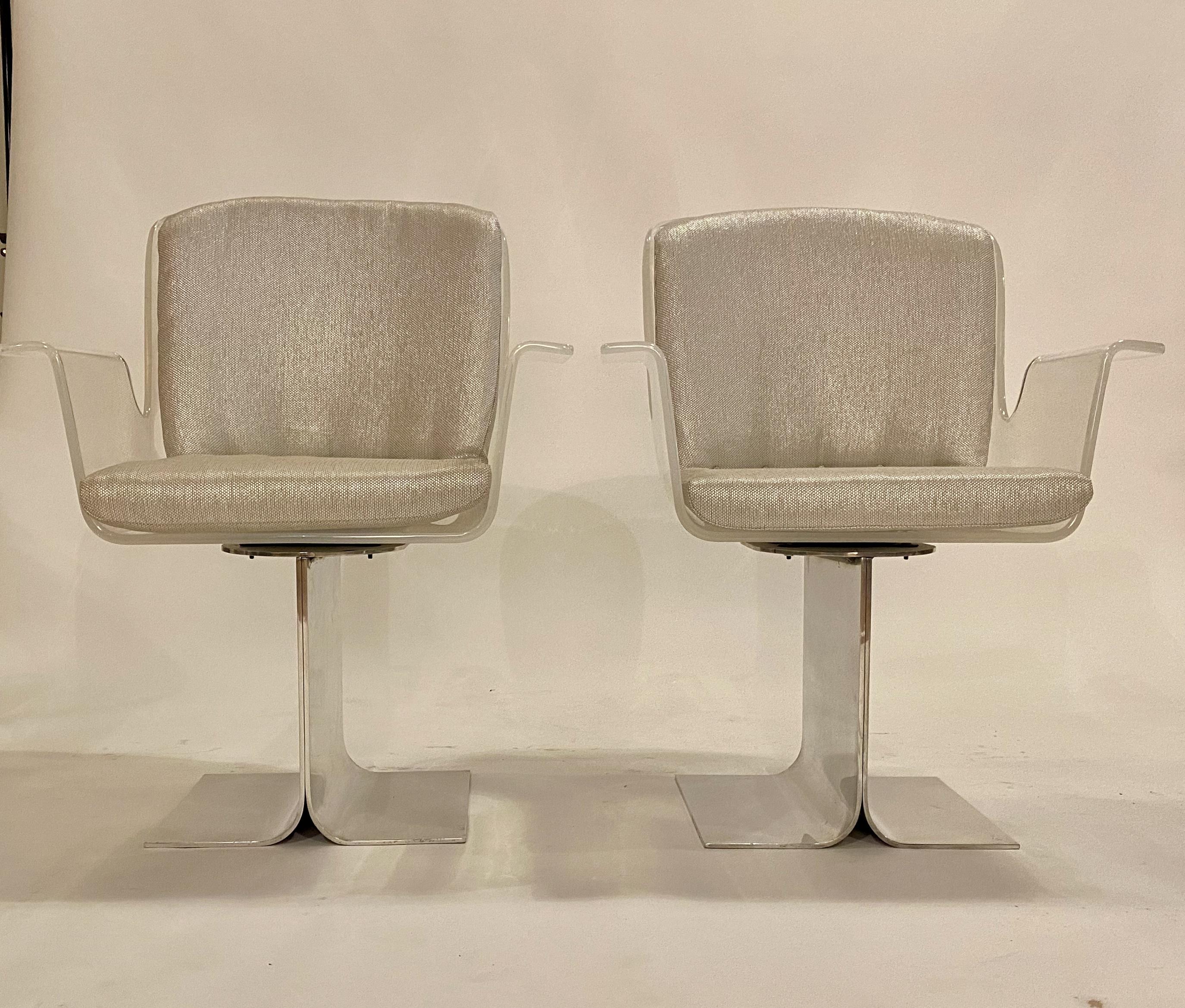 20ième siècle Chaises de salle à manger pivotantes en lucite de la collection Pace, modèle n° 171, lot de 4