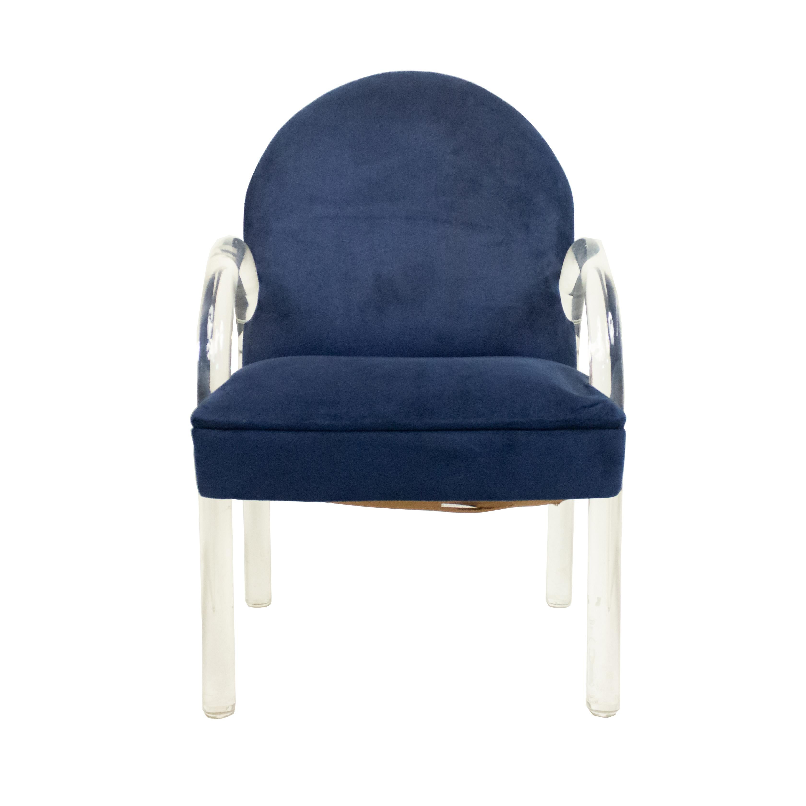 Wasserfall-Stühle aus der Pace-Kollektion aus Lucite mit blauer Polsterung im Angebot 1