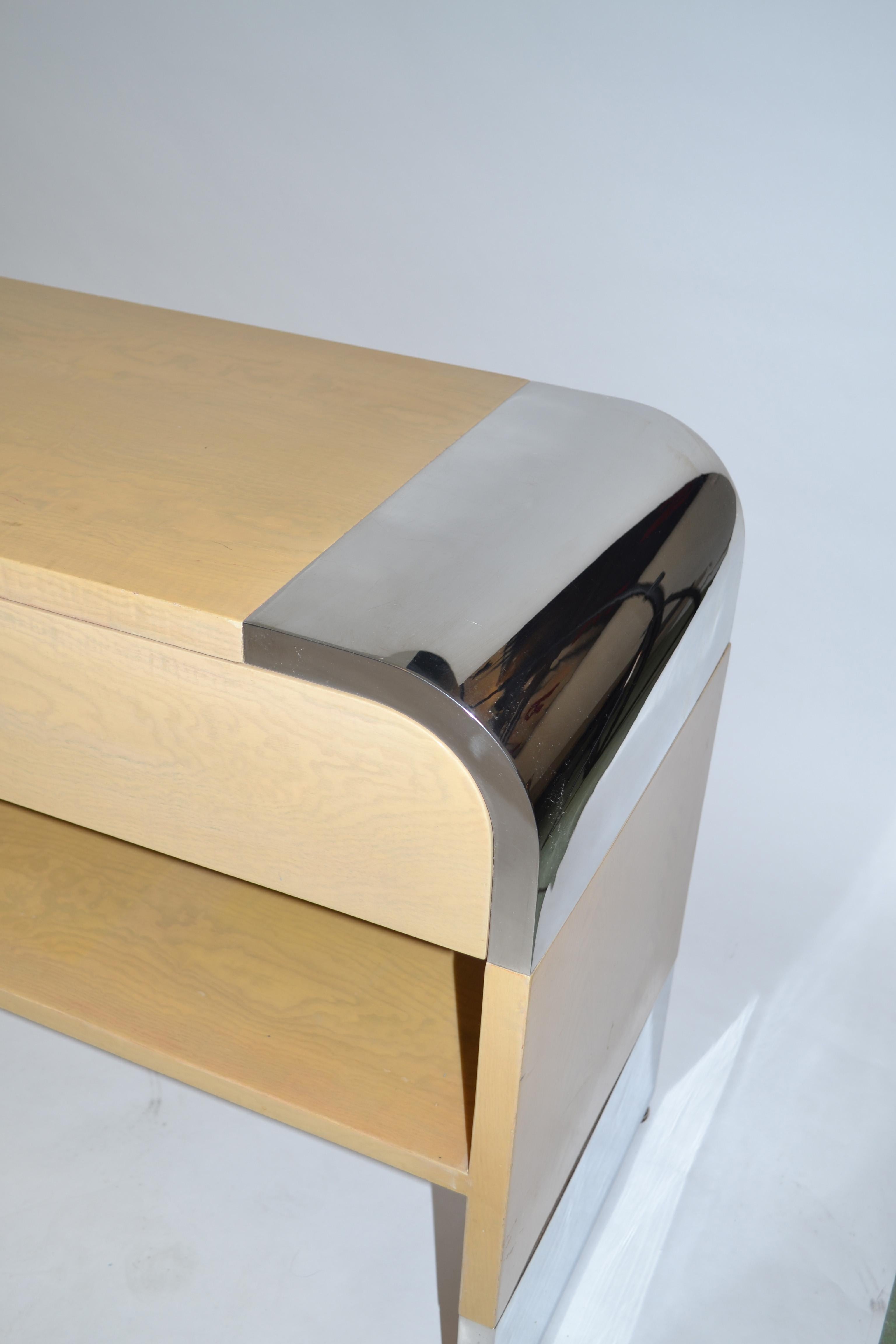20ième siècle Table console moderne à 4 tiroirs en chrome et érable moucheté Pace Collection 1980 en vente