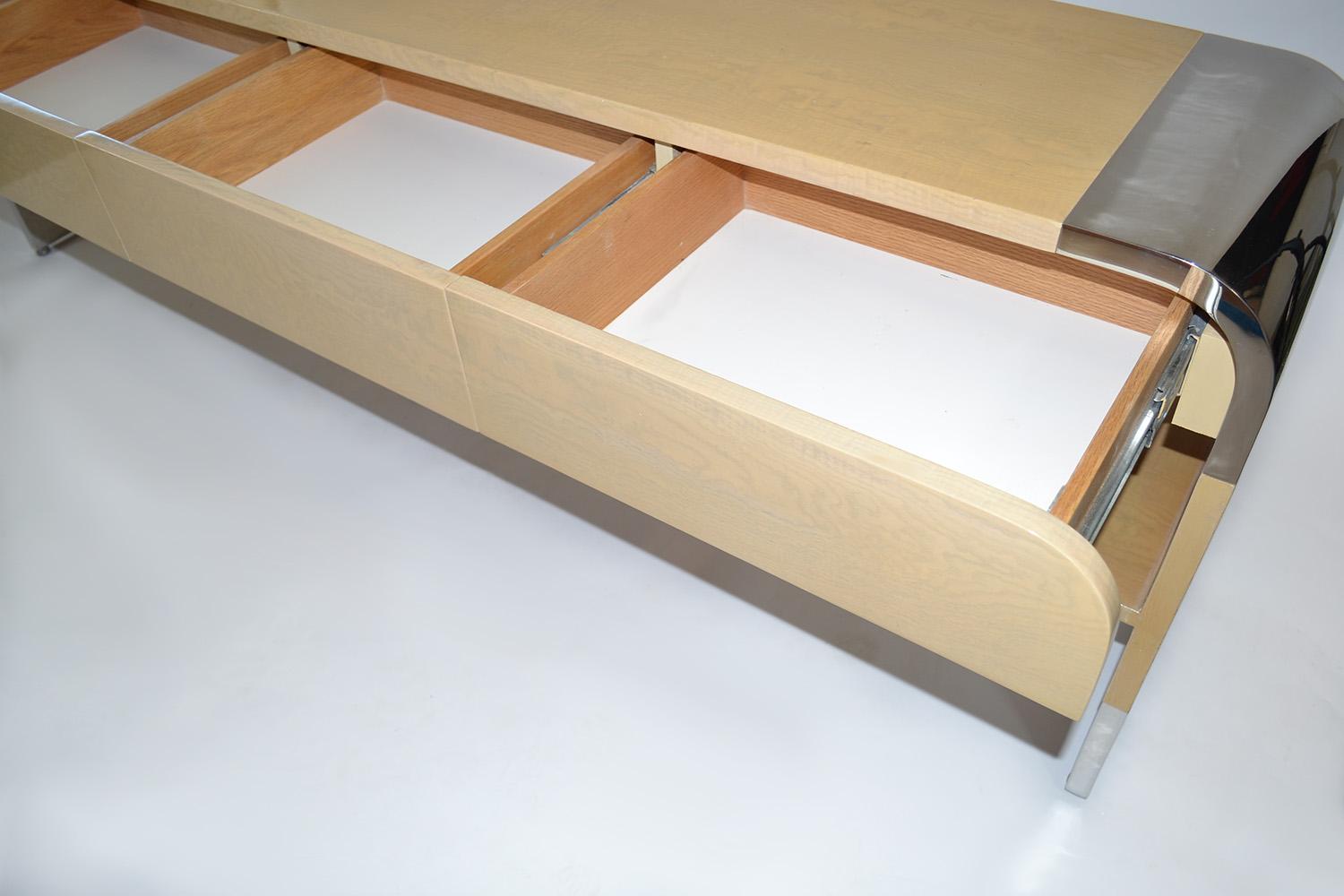 Table console moderne à 4 tiroirs en chrome et érable moucheté Pace Collection 1980 en vente 1