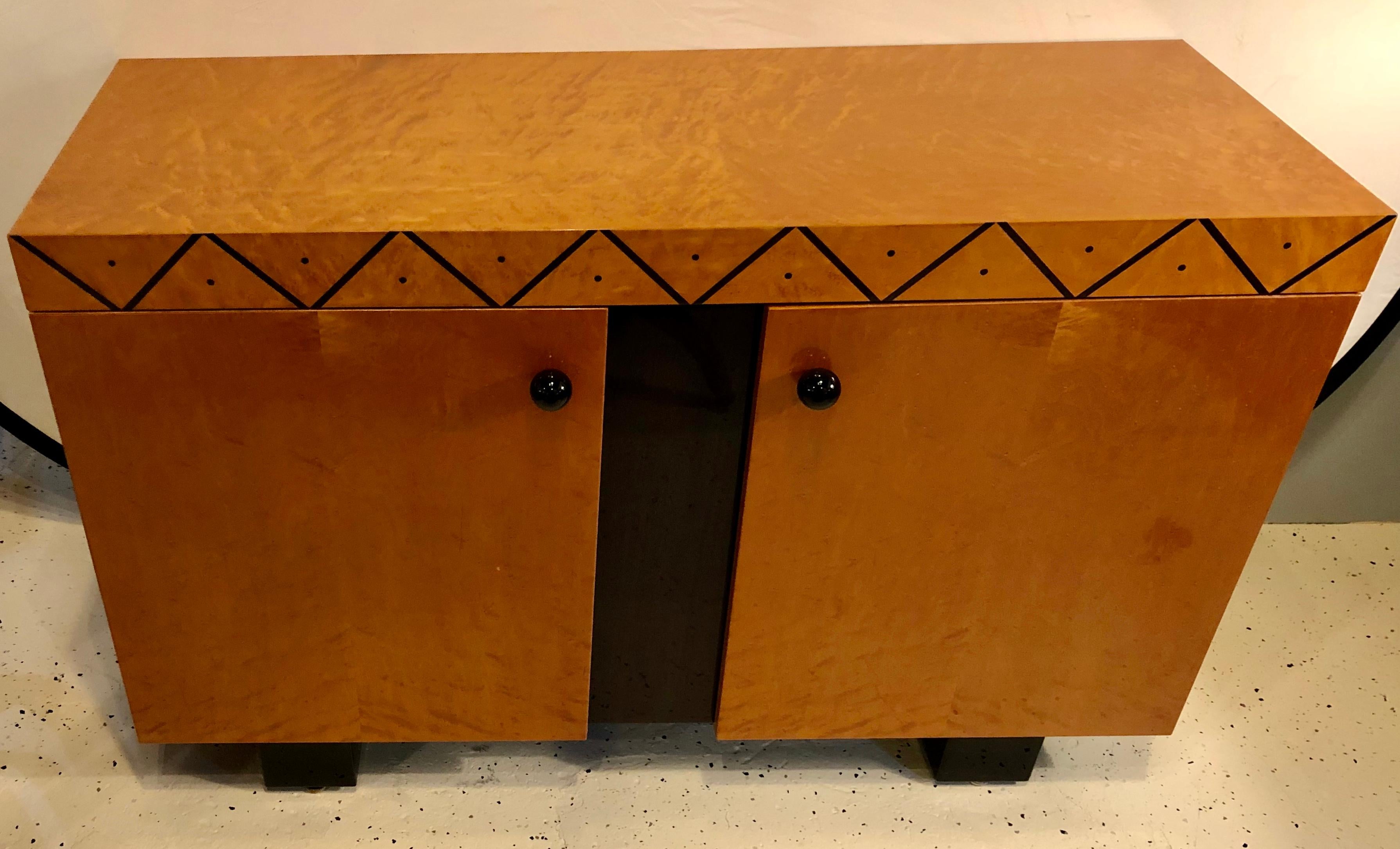 Pace Collection Modern Lacquered Server, Cabinet Console Mid-Century Modern Look In Good Condition In Stamford, CT