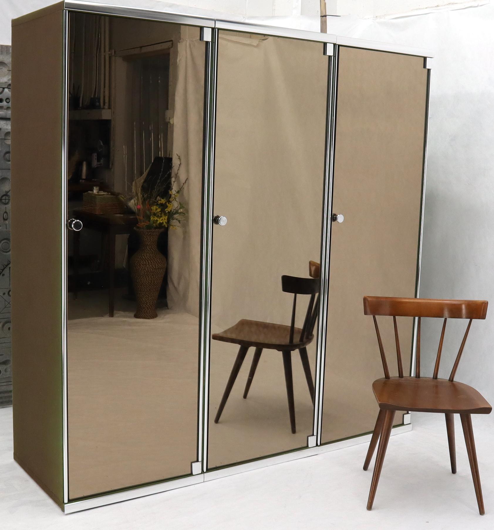 Pace Collection Smoked Mirror Doors Guido Faleschini by i4 Mariani Wardrobes In Good Condition In Rockaway, NJ