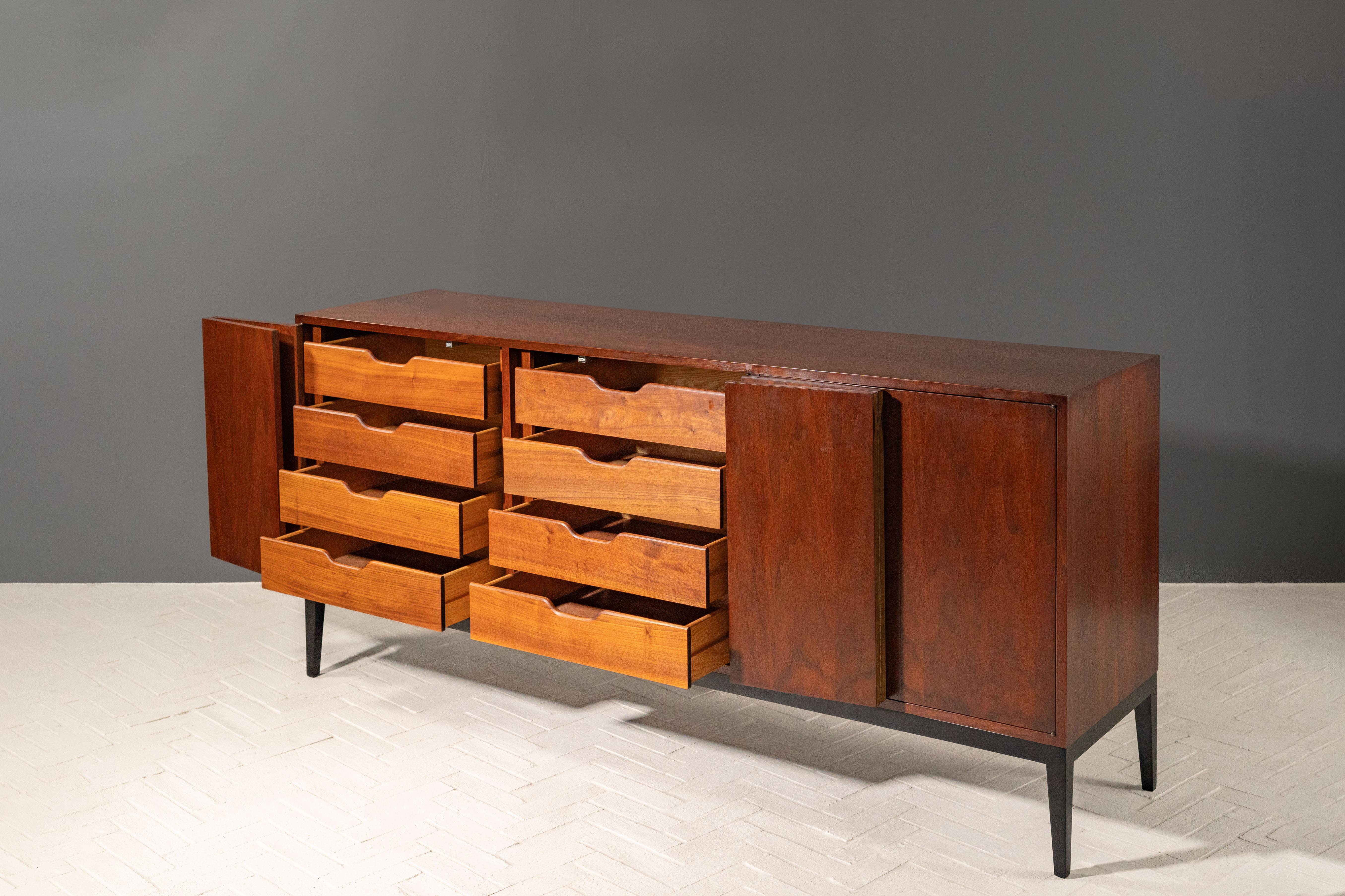 Pace Collection Walnut Low Bureau In Good Condition In Cambridge, US