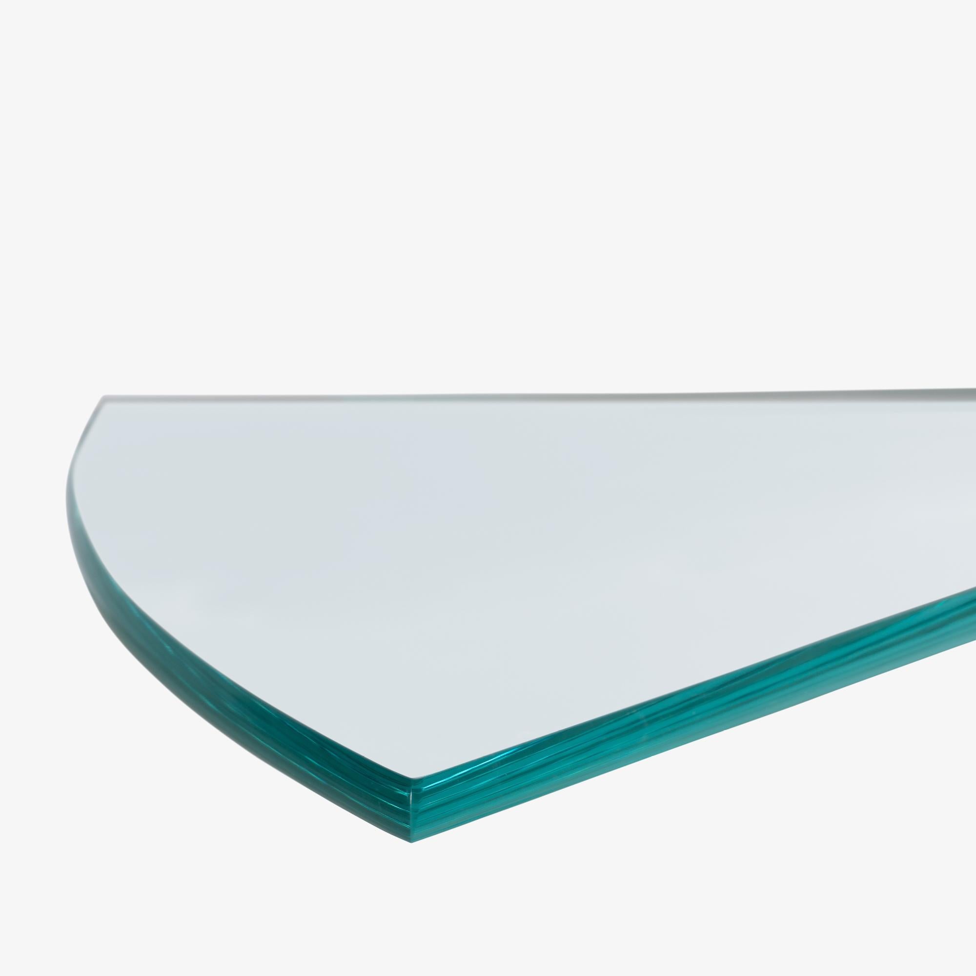 Table d'appoint Wedge de la The Collective Pace Collection par Leon Rosen en laiton et verre en vente 3