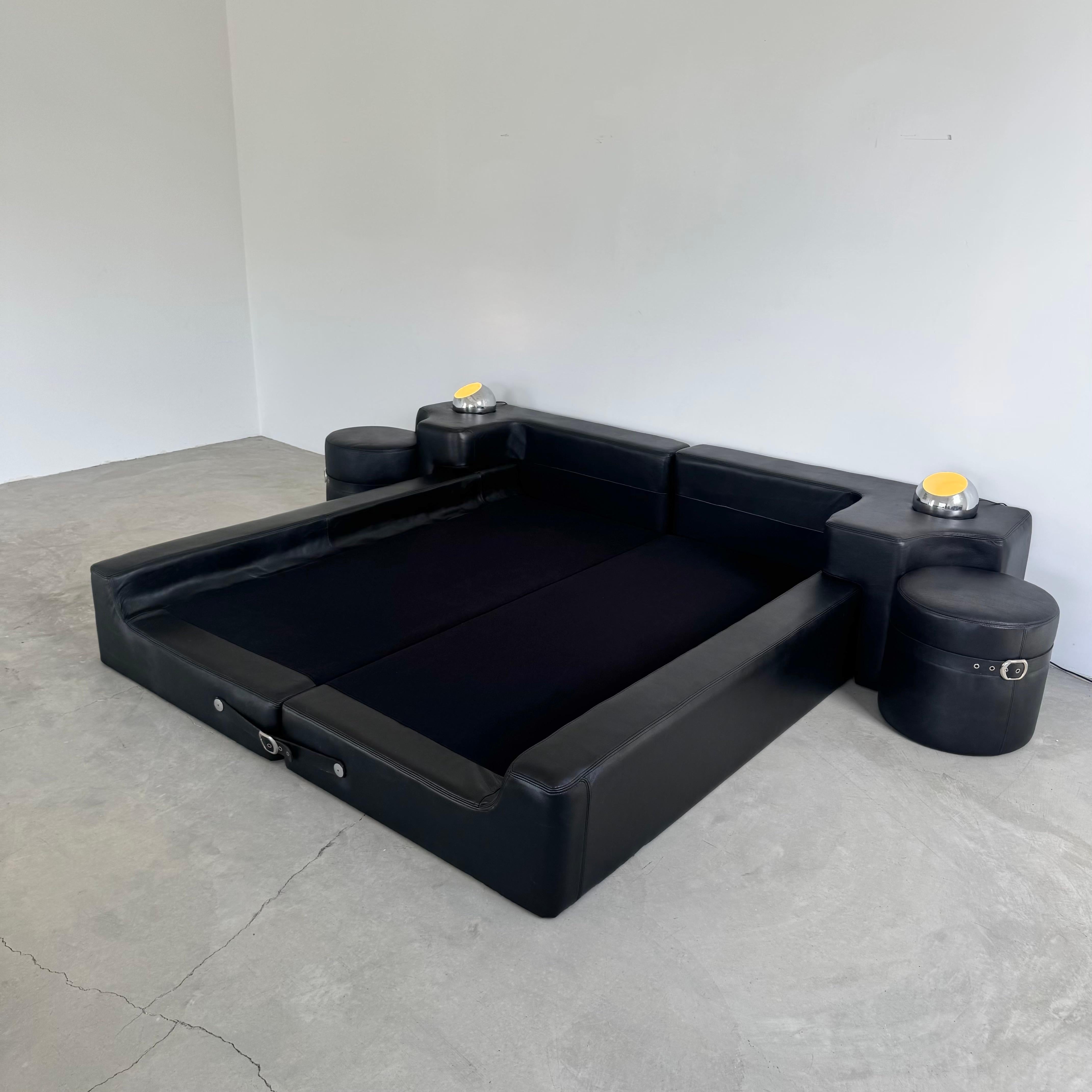 Pace Leather Queen Bed by Guido Faleschini, 1970 Italie en vente 1