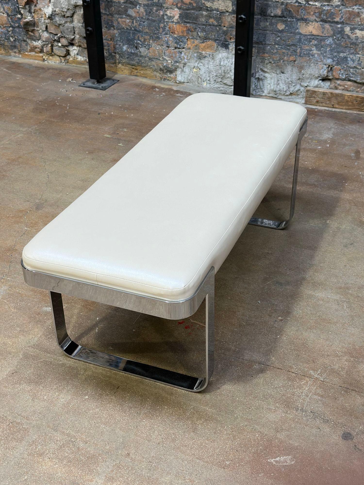 Américain Banc en acier inoxydable et cuir Pace, 1970 en vente
