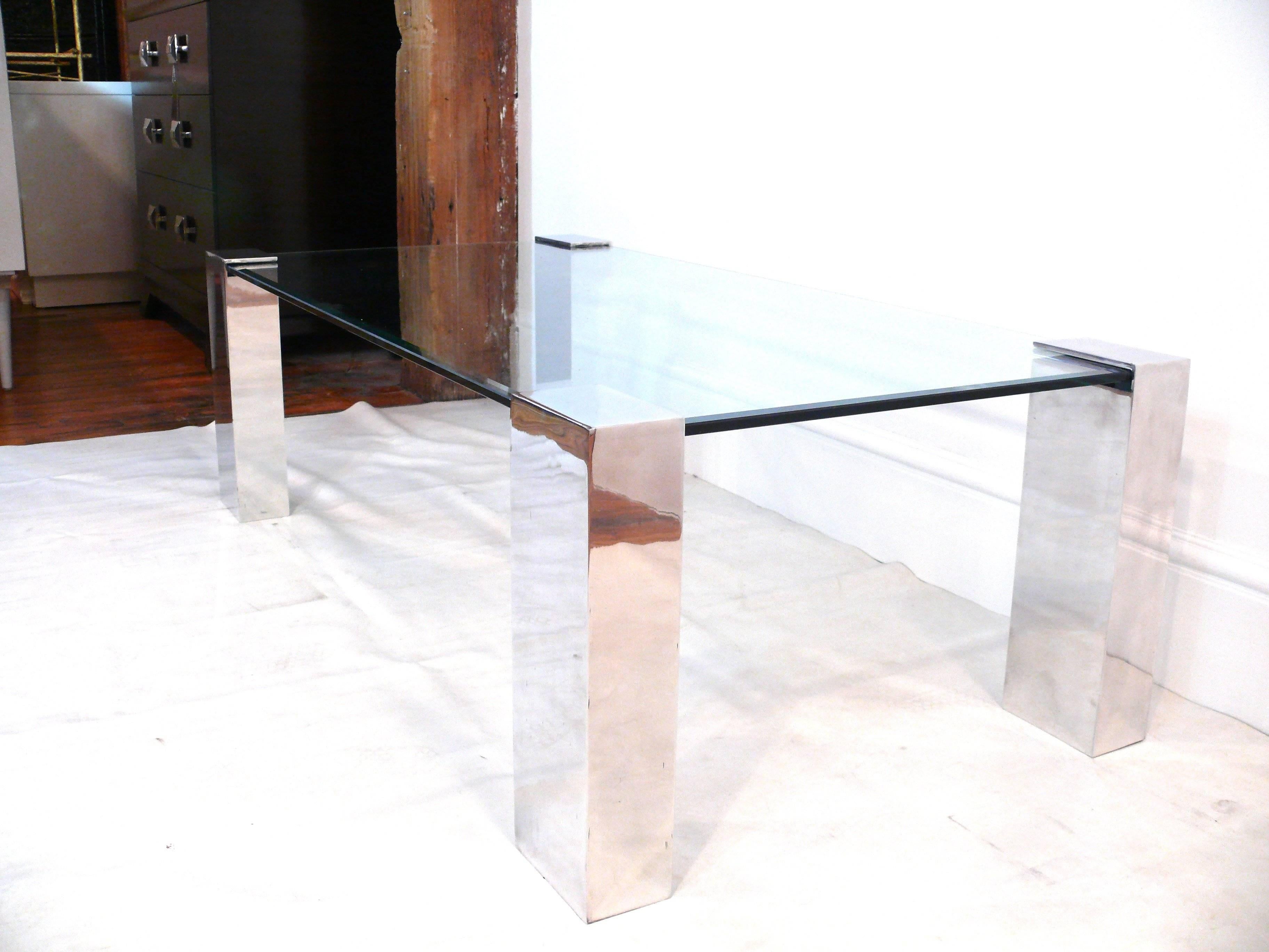 Aluminium Table basse de style Pace en aluminium poli en vente