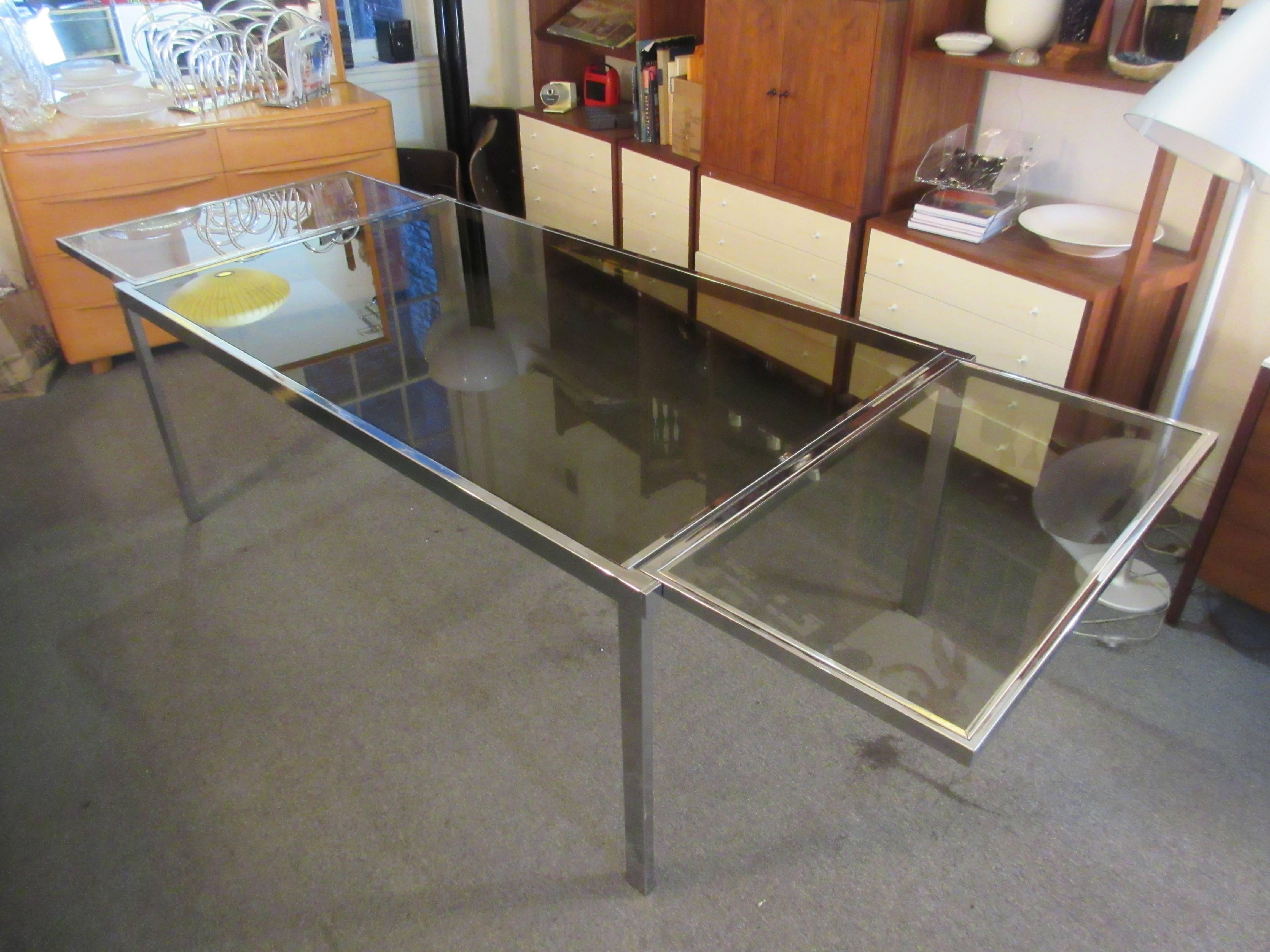 Pace Style Dining Table In Excellent Condition In Philadelphia, PA