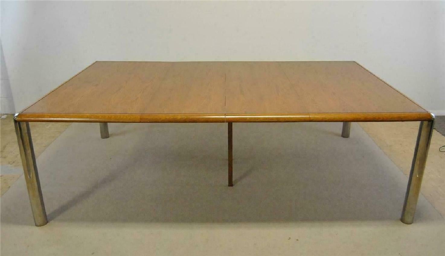 Mesa de comedor estilo Pace, moderna de mediados de siglo, de roble y cromo, con hojas en Bueno estado para la venta en Toledo, OH