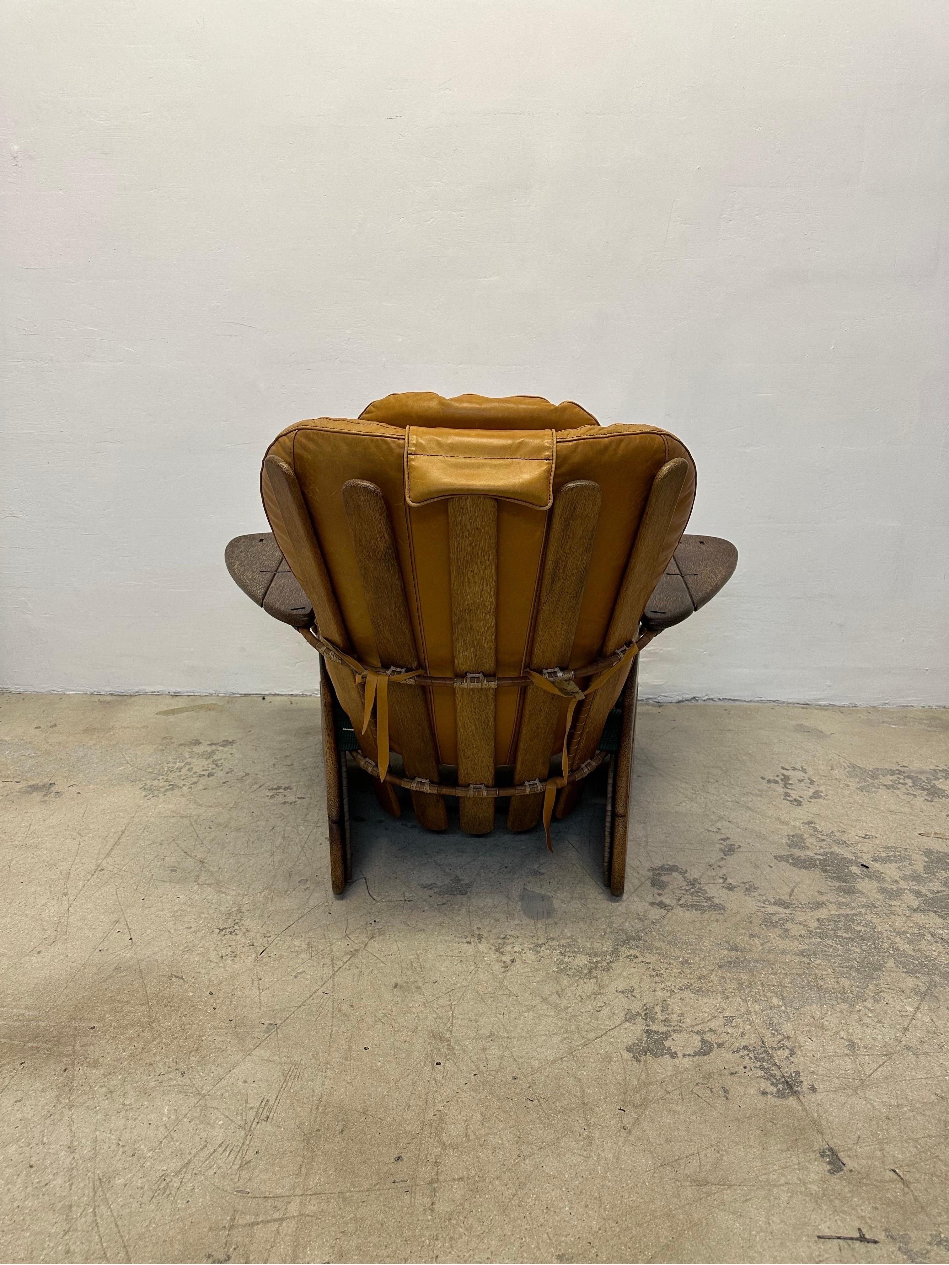 Pacific Green Havana Palmwood and Leather Lounge Chair In Good Condition For Sale In Miami, FL