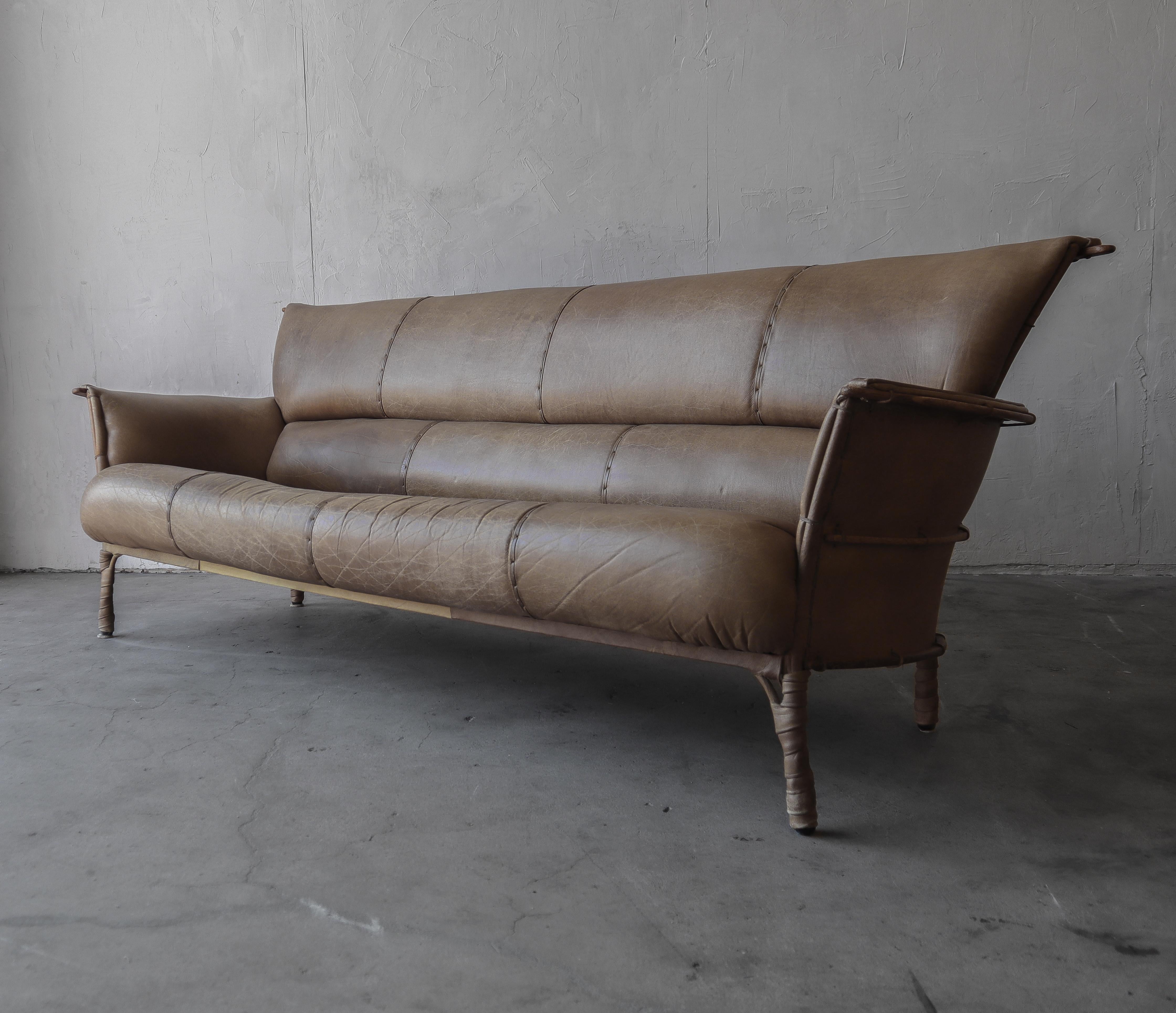Les meubles durables et magnifiques de Pacific Green constituent un ajout sophistiqué à tout décor. La collection Navajo ne fait pas exception. Cette annonce est pour le canapé Navajo 3 places, nous avons aussi la chaise longue disponible.

Les