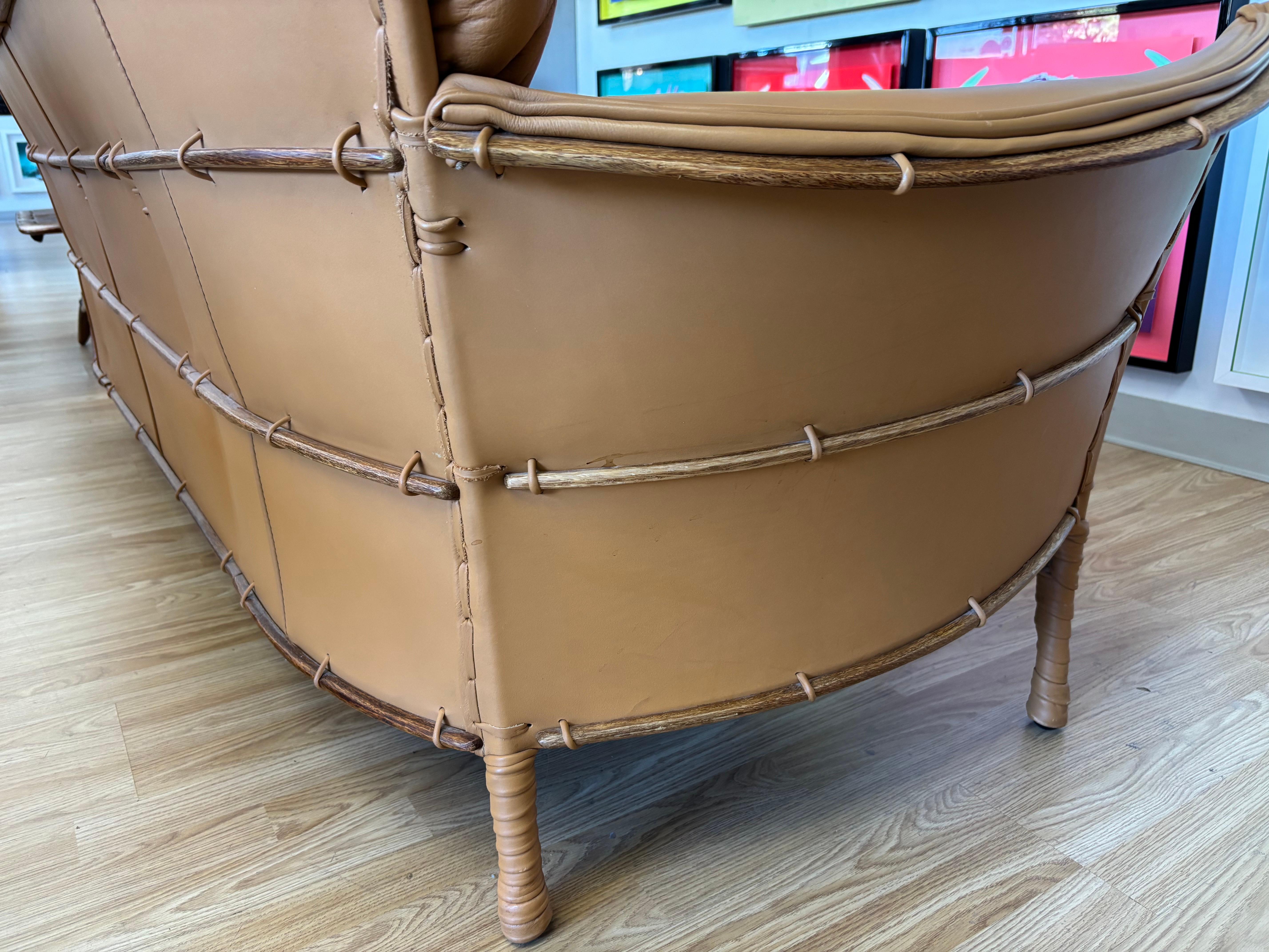 Canapé en cuir Pacific Green, Australie, circa 1990 Bon état à San Antonio, TX