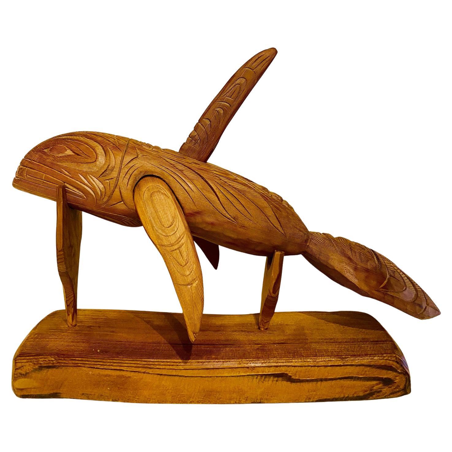 Hochet en cèdre sculpté de l'orque de la côte nord-ouest du Pacifique en vente