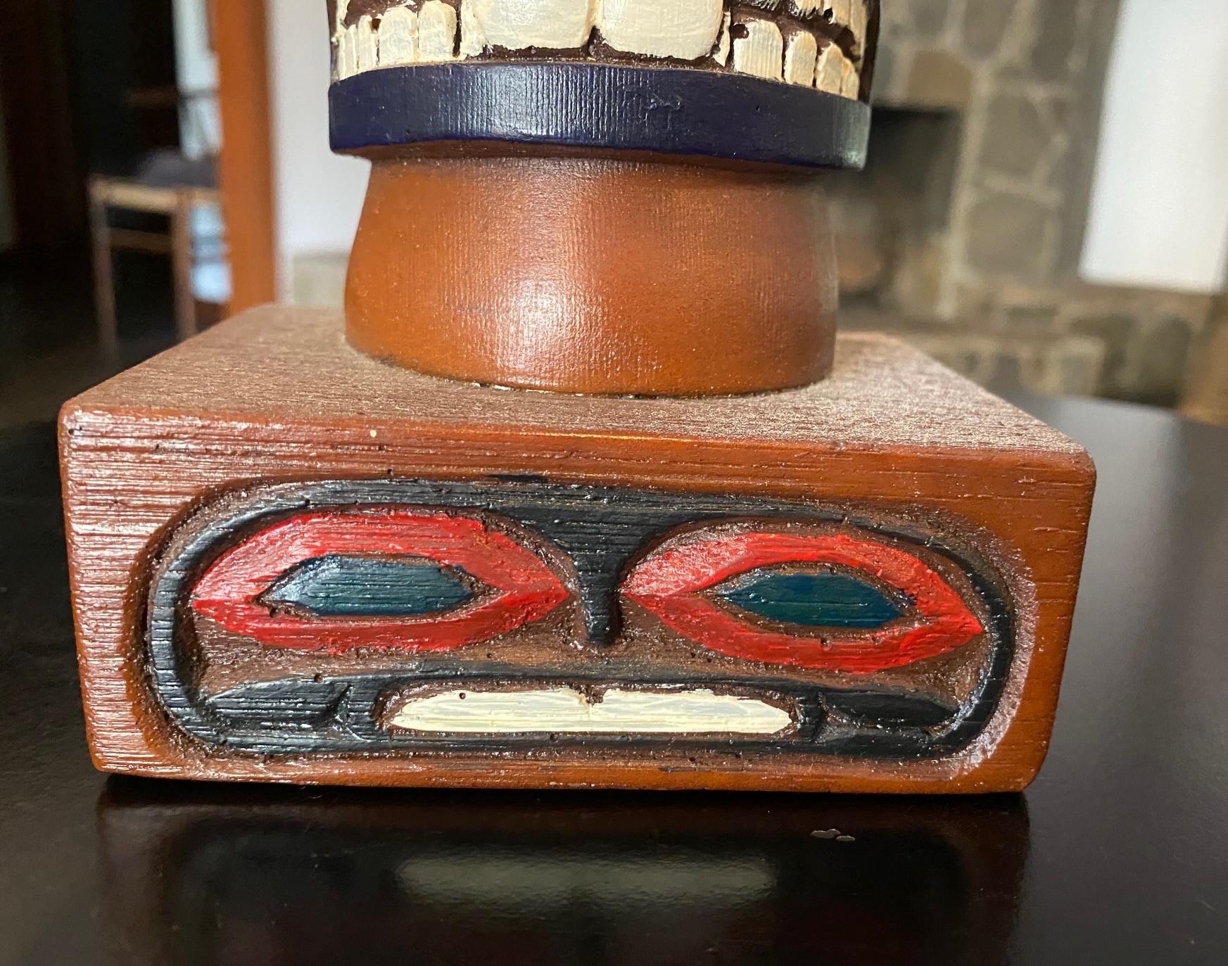 Pacific Northwest Coast Indigenous Native American Signed Wood Carved Totem Pole In Good Condition For Sale In Studio City, CA