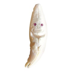 Ciondolo con dente di grizzly dello sciamano Tlingit della costa nord-occidentale del Pacifico, circa fine 1800