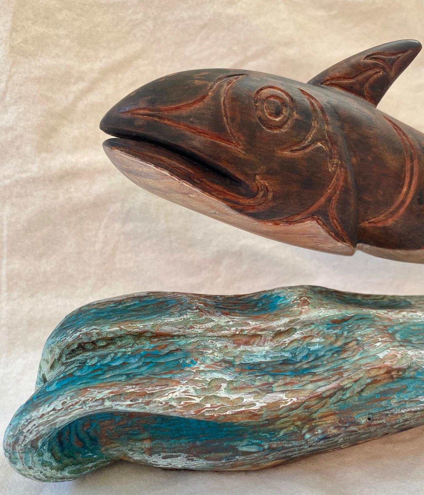 Vintage Pacific Northwest Native American whale carving, a First Nations folk art carved and painted Orca, most likely Haida and circa 1960s, this beautifully carved killer whale is carved from a natural piece of driftwood with incised features,