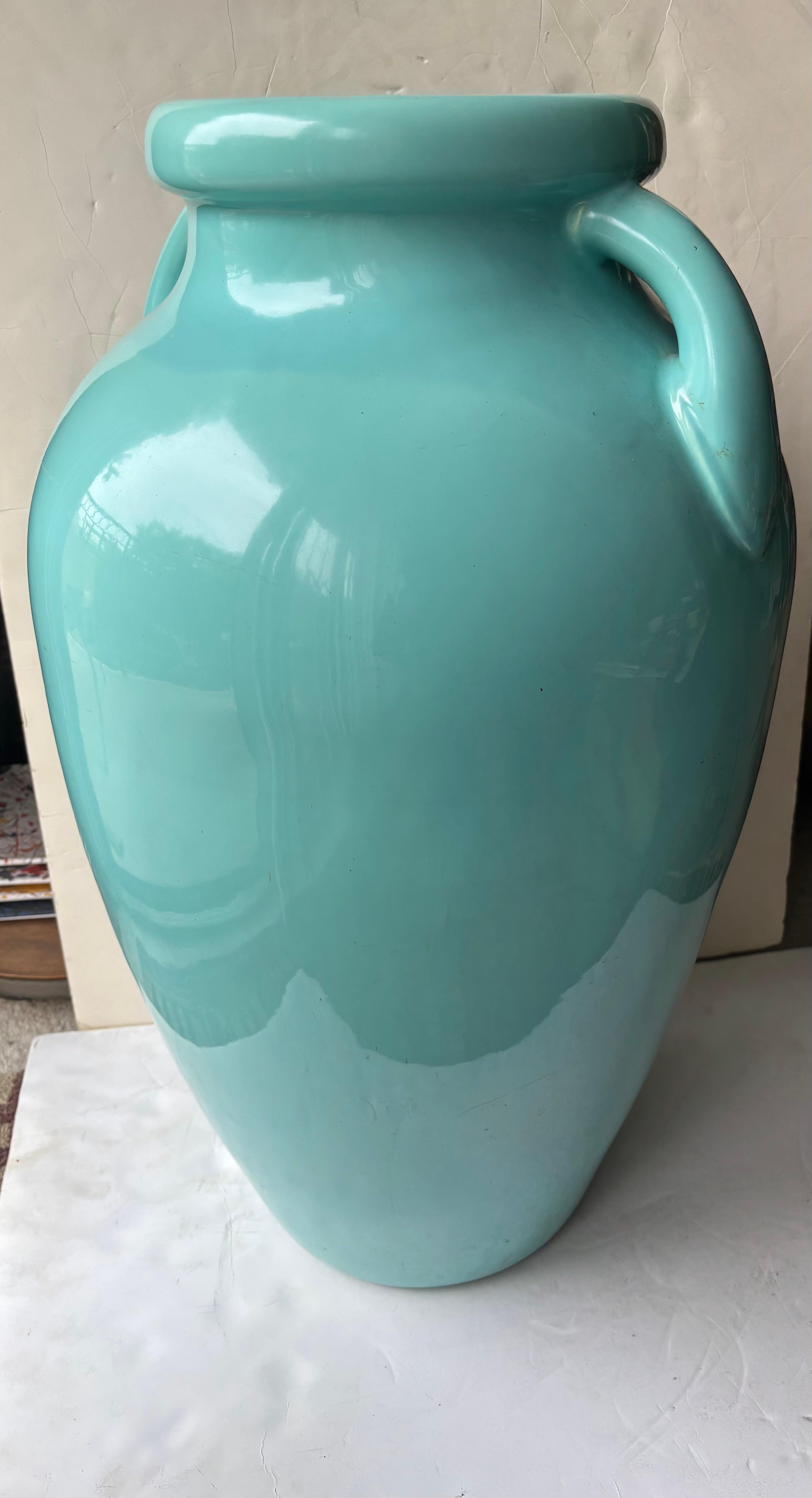 XX secolo Pacific Pottery  Monumentale  Vaso/vaschetta per olio con manici   Turchese . in vendita