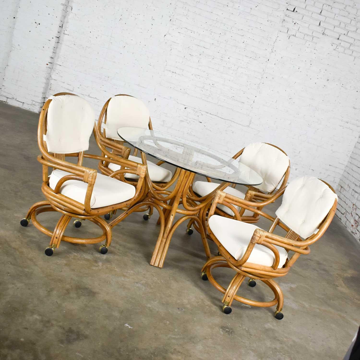 round table with rolling chairs