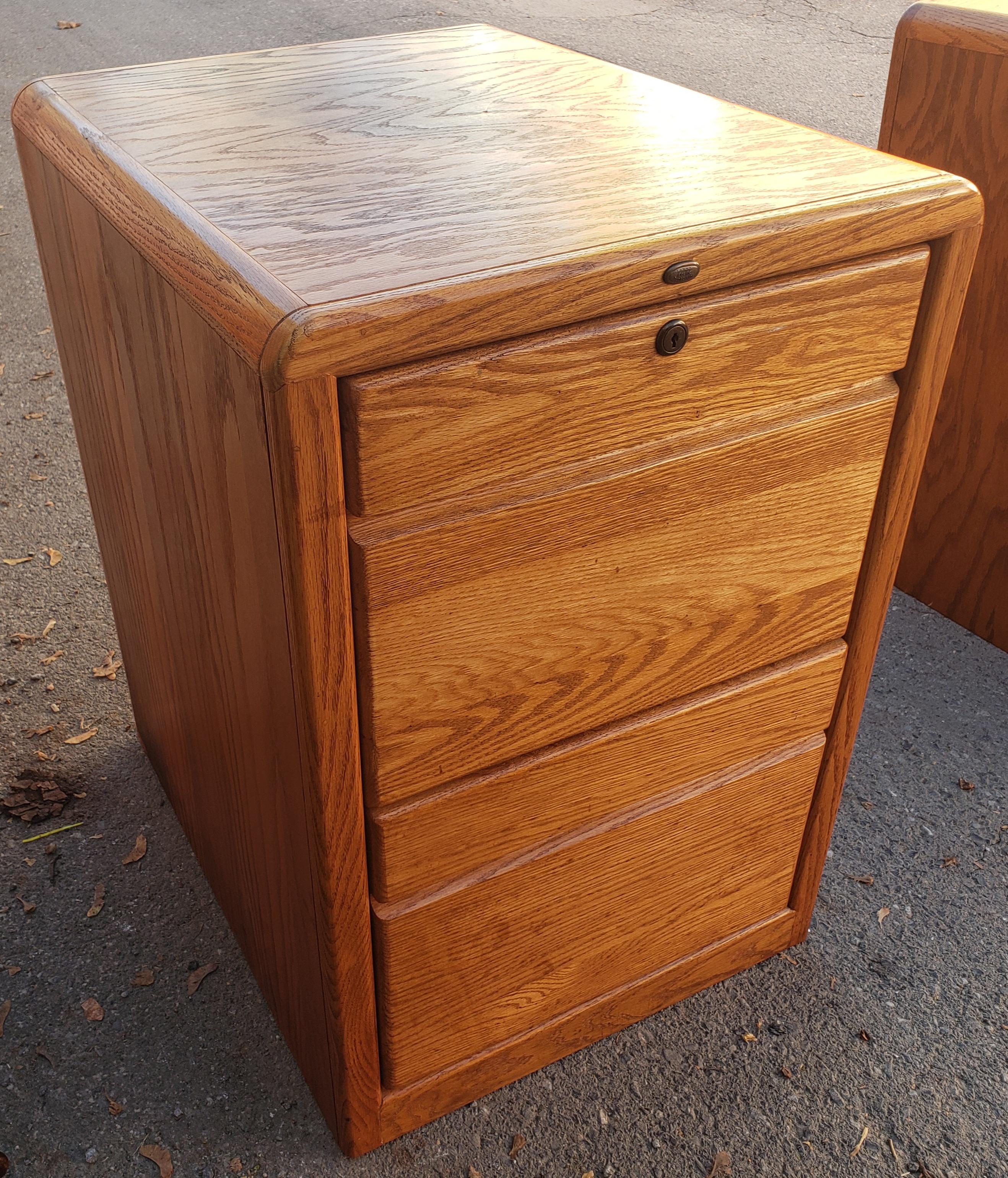 Pacific Tambour 2-Drawer Oak Waterfall Legal and Letter Size Filing Cabinet 9