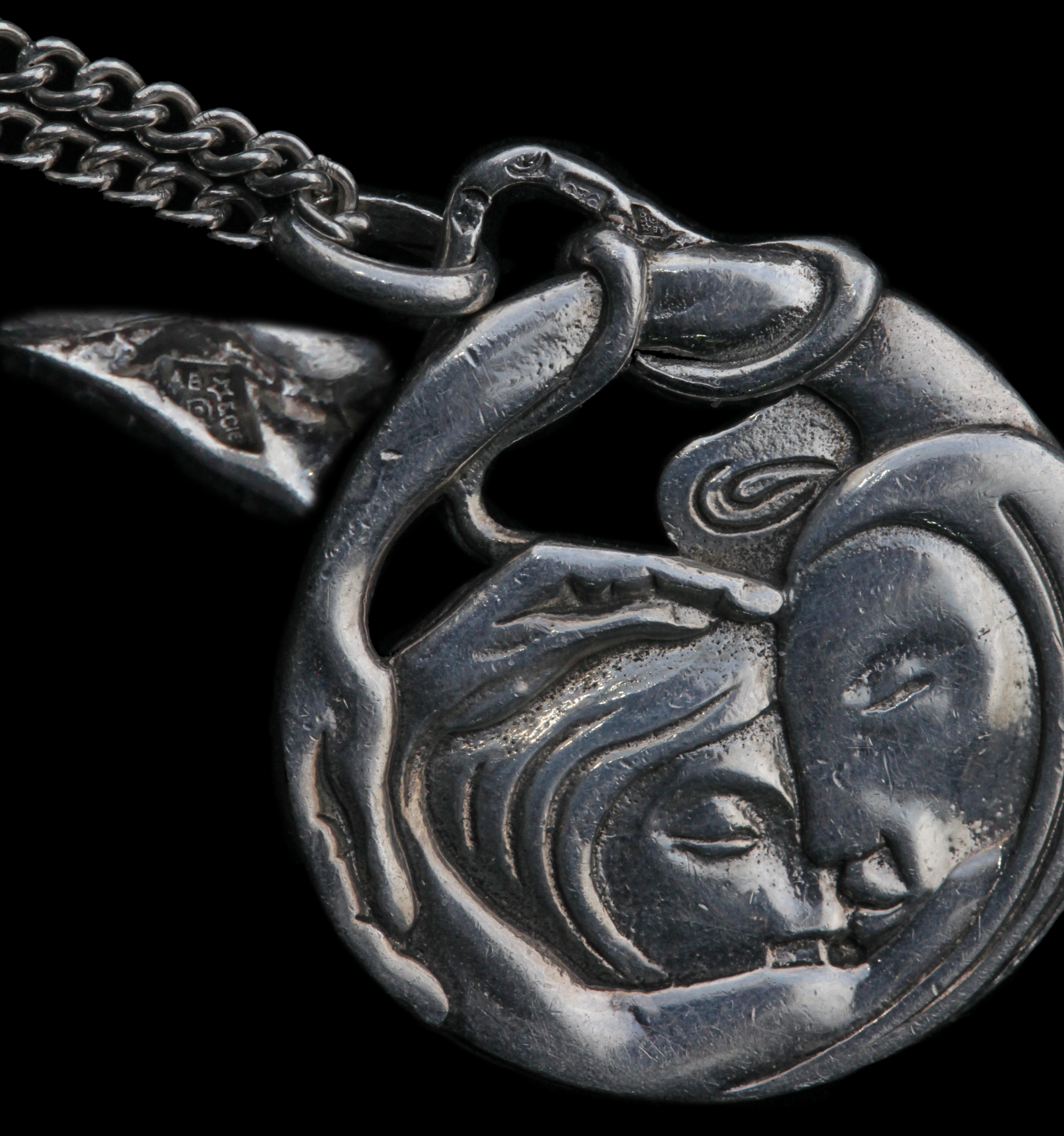 Paco Durrio 'Leda and the Swan' Reversible Symbolist Pendant 2