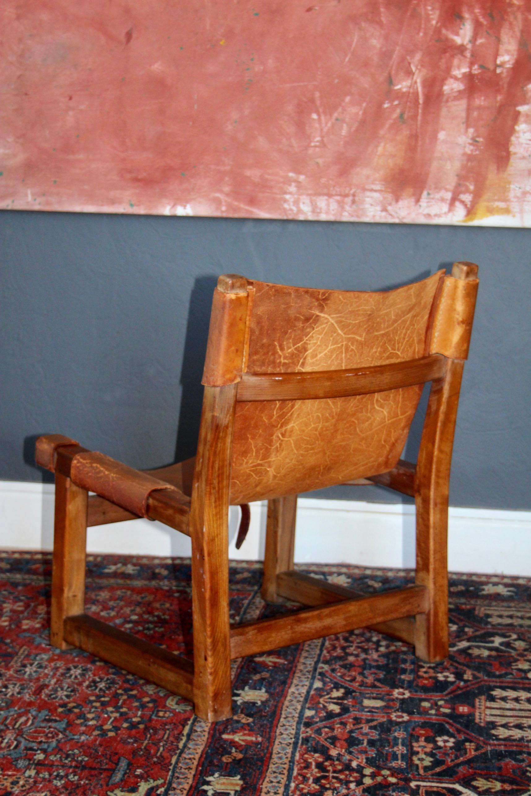 Paco Muñoz 'Riaza' Hunting Children's Chair in Walnut and Leather For Sale 3