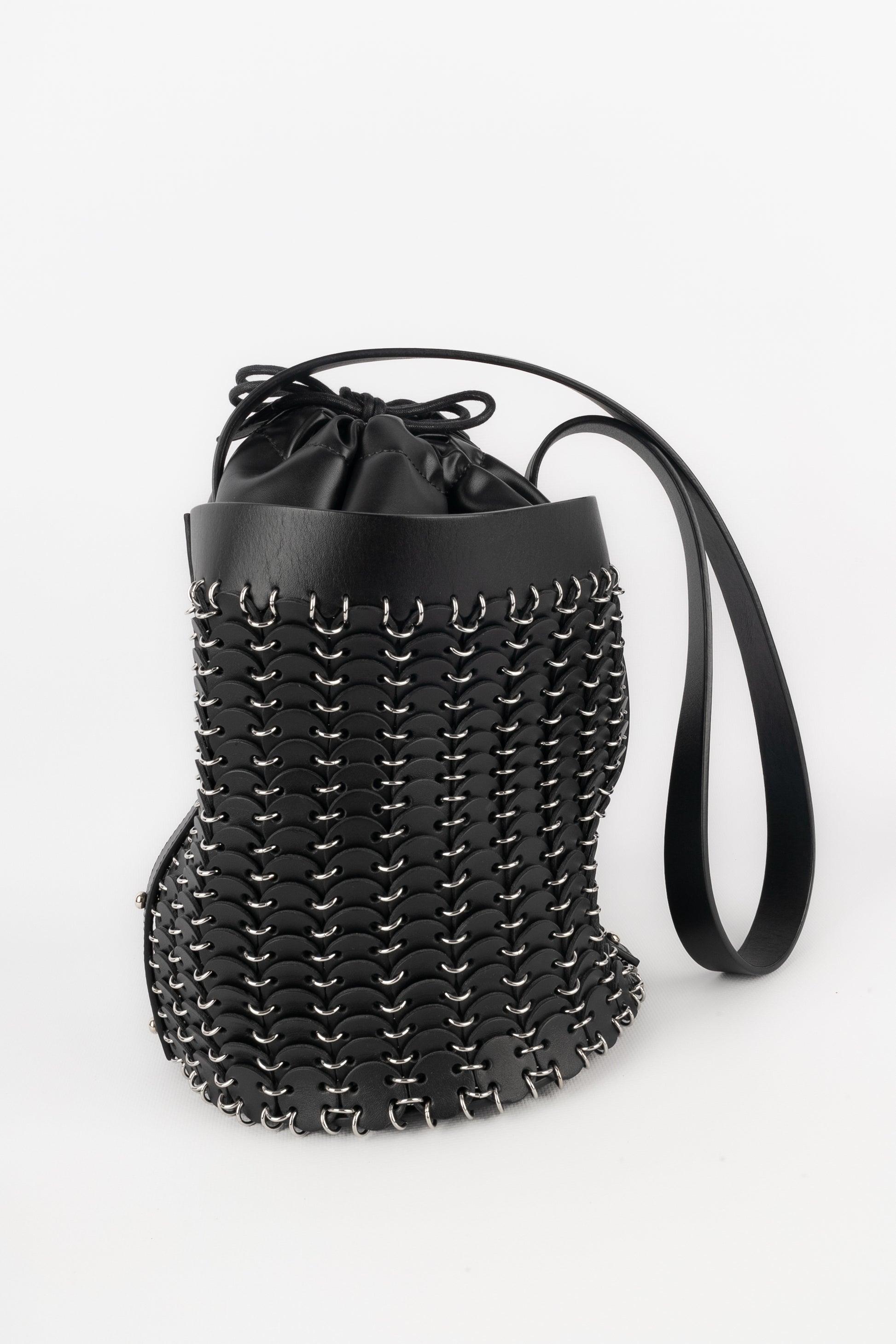 Paco Rabanne Black Bucket Bag In Excellent Condition For Sale In SAINT-OUEN-SUR-SEINE, FR