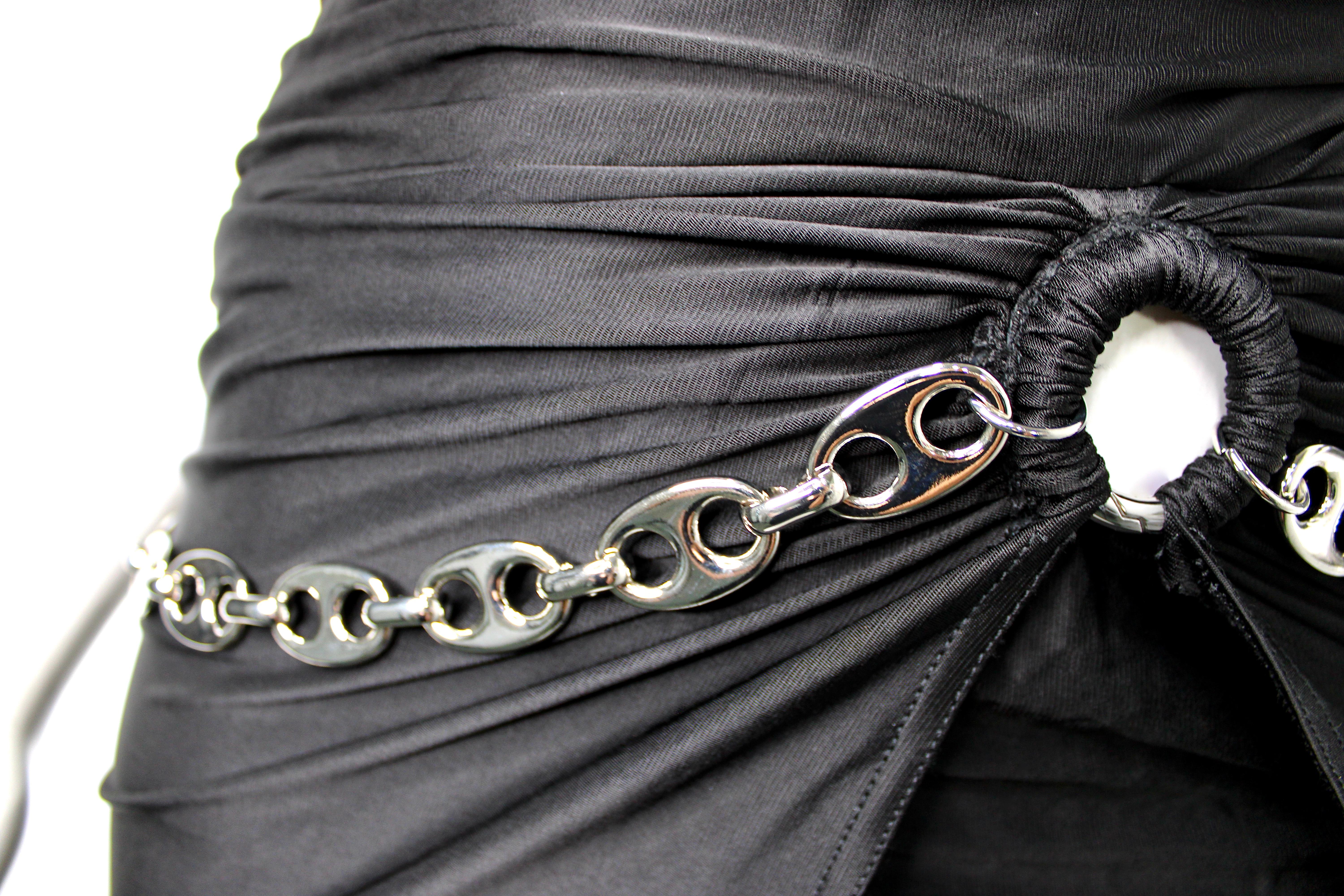 Paco Rabanne - Mini robe ornée de chaînes en métal argenté et noir Bon état - En vente à Scottsdale, AZ